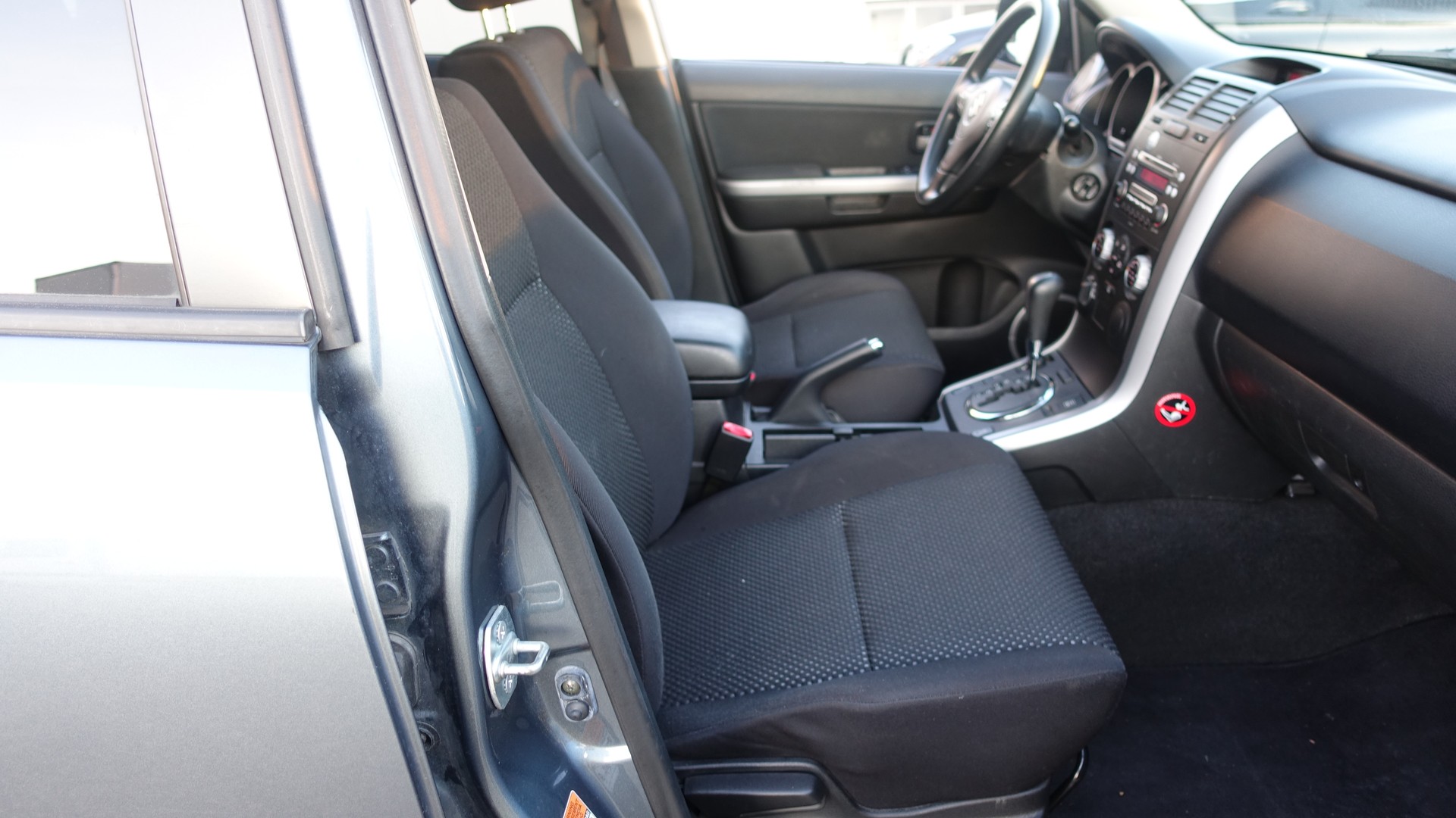 SUZUKI GRAND VITARA 2,0-image-9