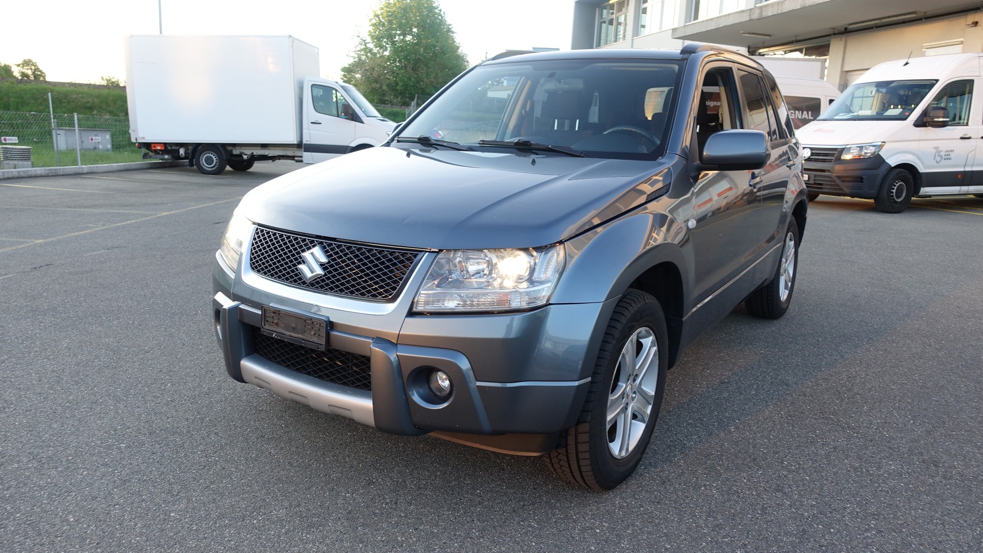 SUZUKI GRAND VITARA 2,0-image-0