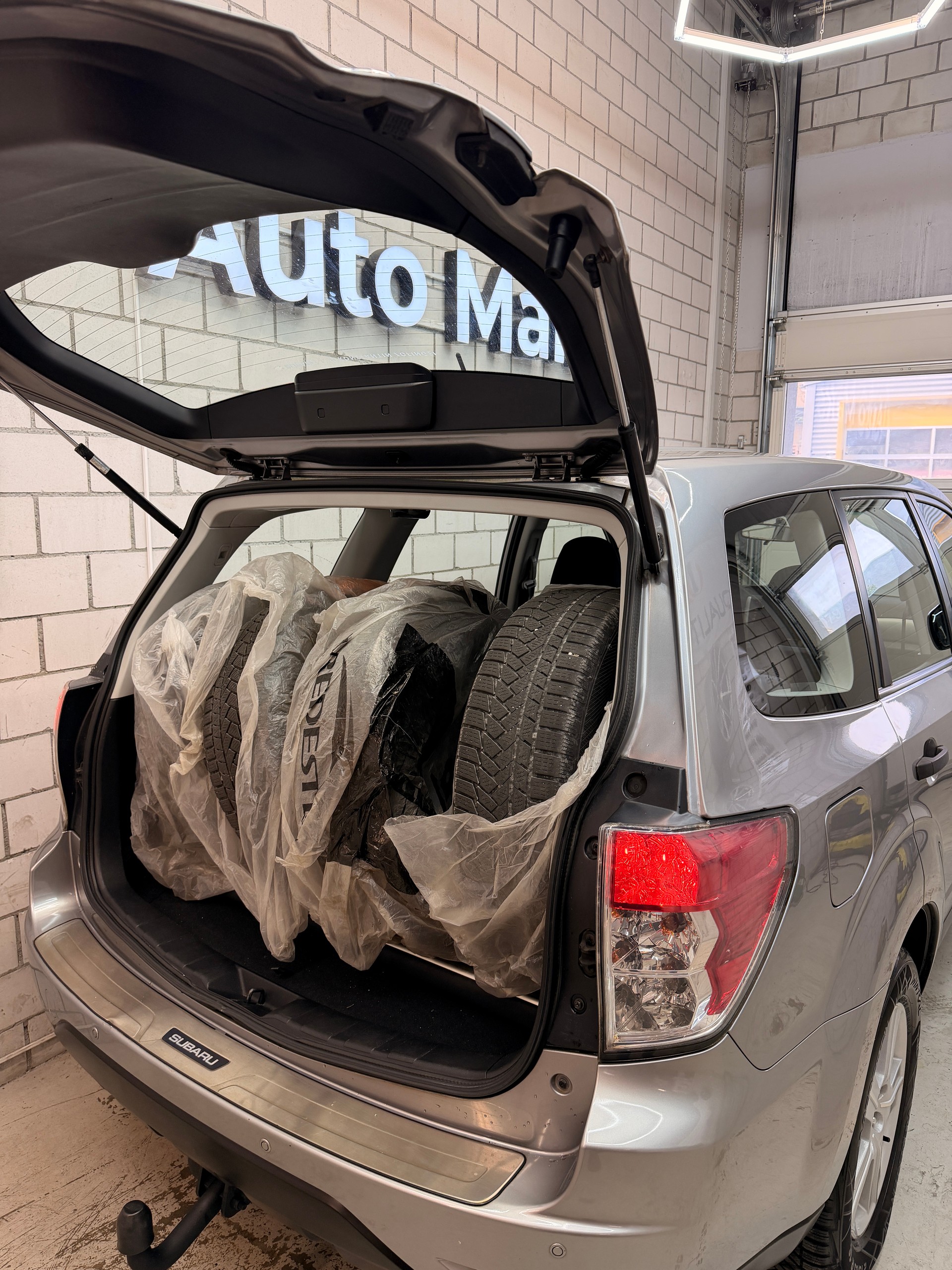 SUBARU Forester 2.0D X Swiss-image-5