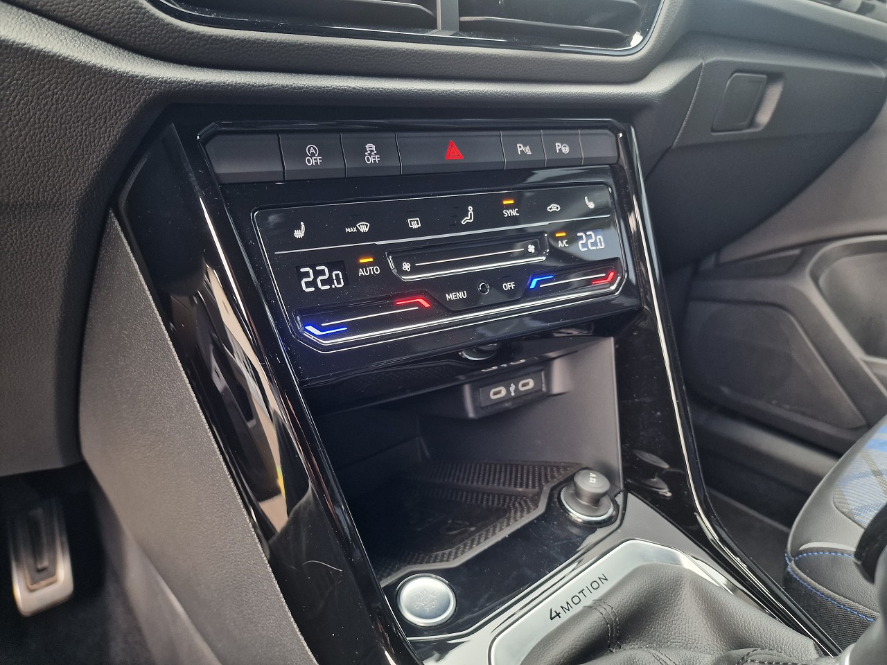 VW T-Roc 2.0 TSI R DSG 4Motion-image-25
