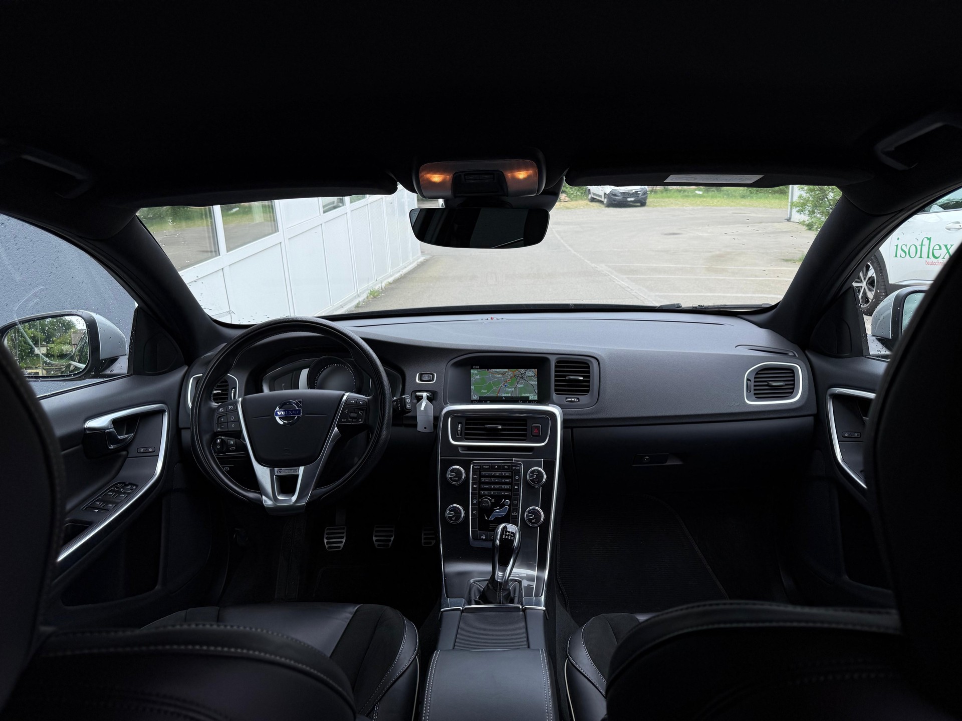 VOLVO V60 D3 Kinetic R-Design-image-7