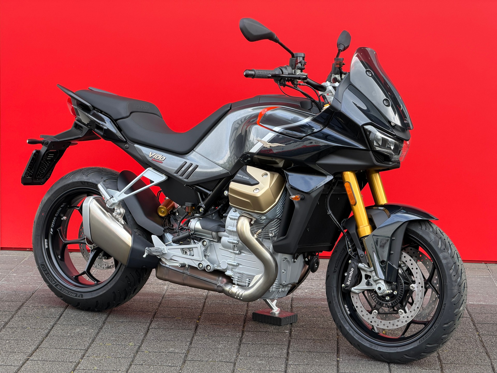 MOTO GUZZI V100 Mandello S-showroom-element-2