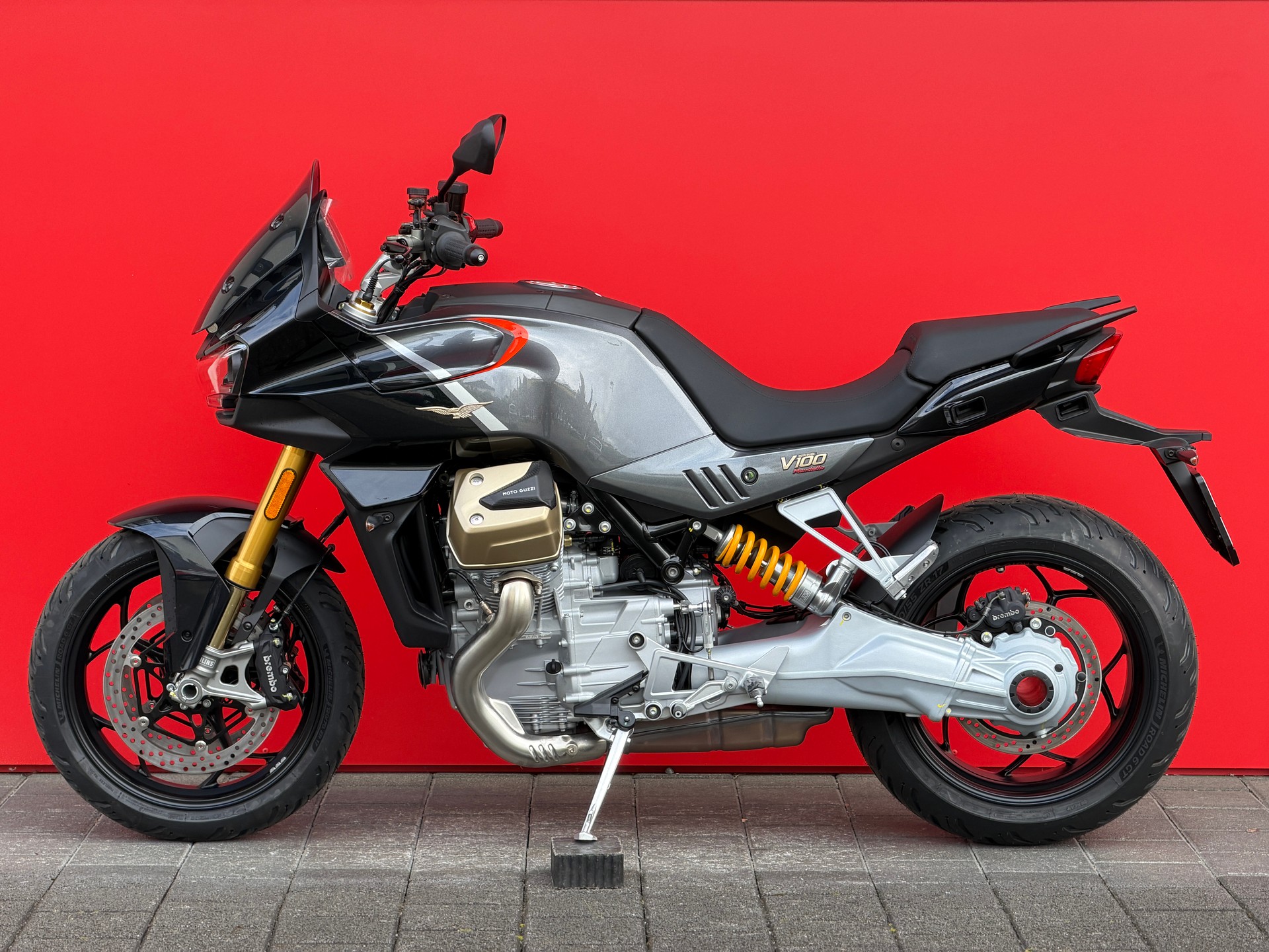 MOTO GUZZI V100 Mandello S-showroom-element-3