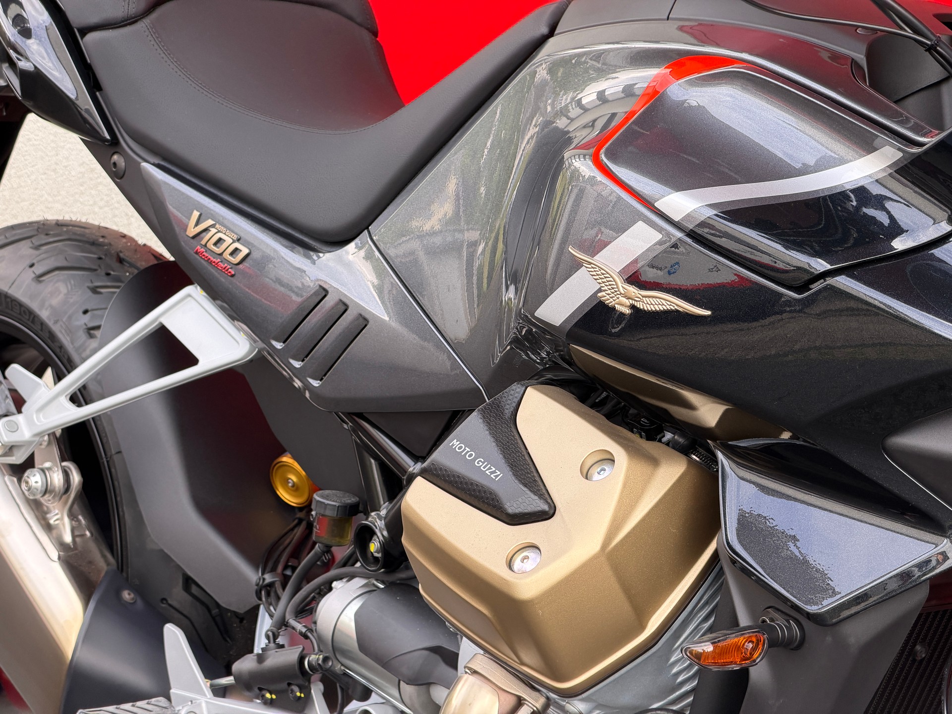 MOTO GUZZI V100 Mandello S-image-12