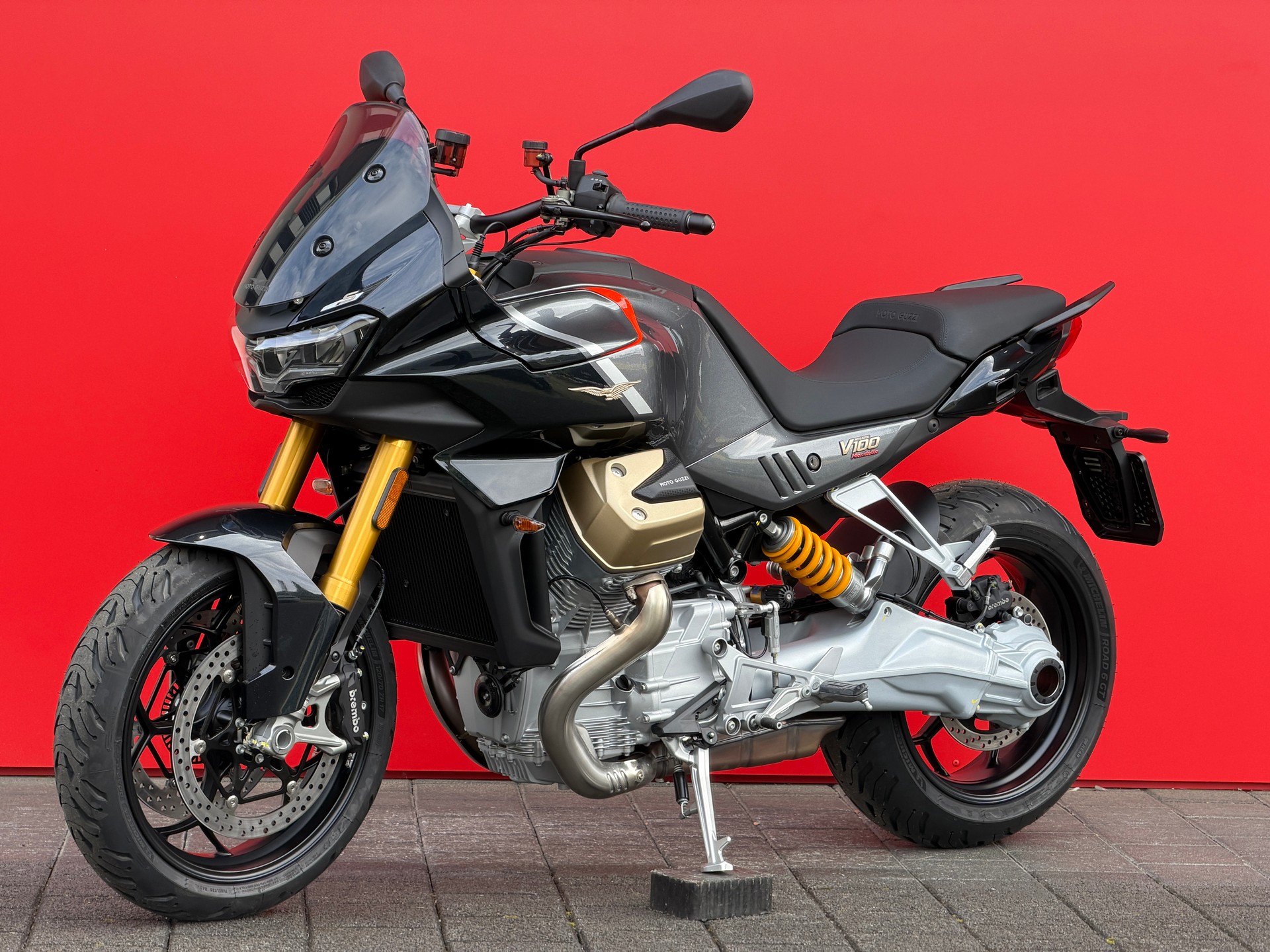 MOTO GUZZI V100 Mandello S-showroom-element-1