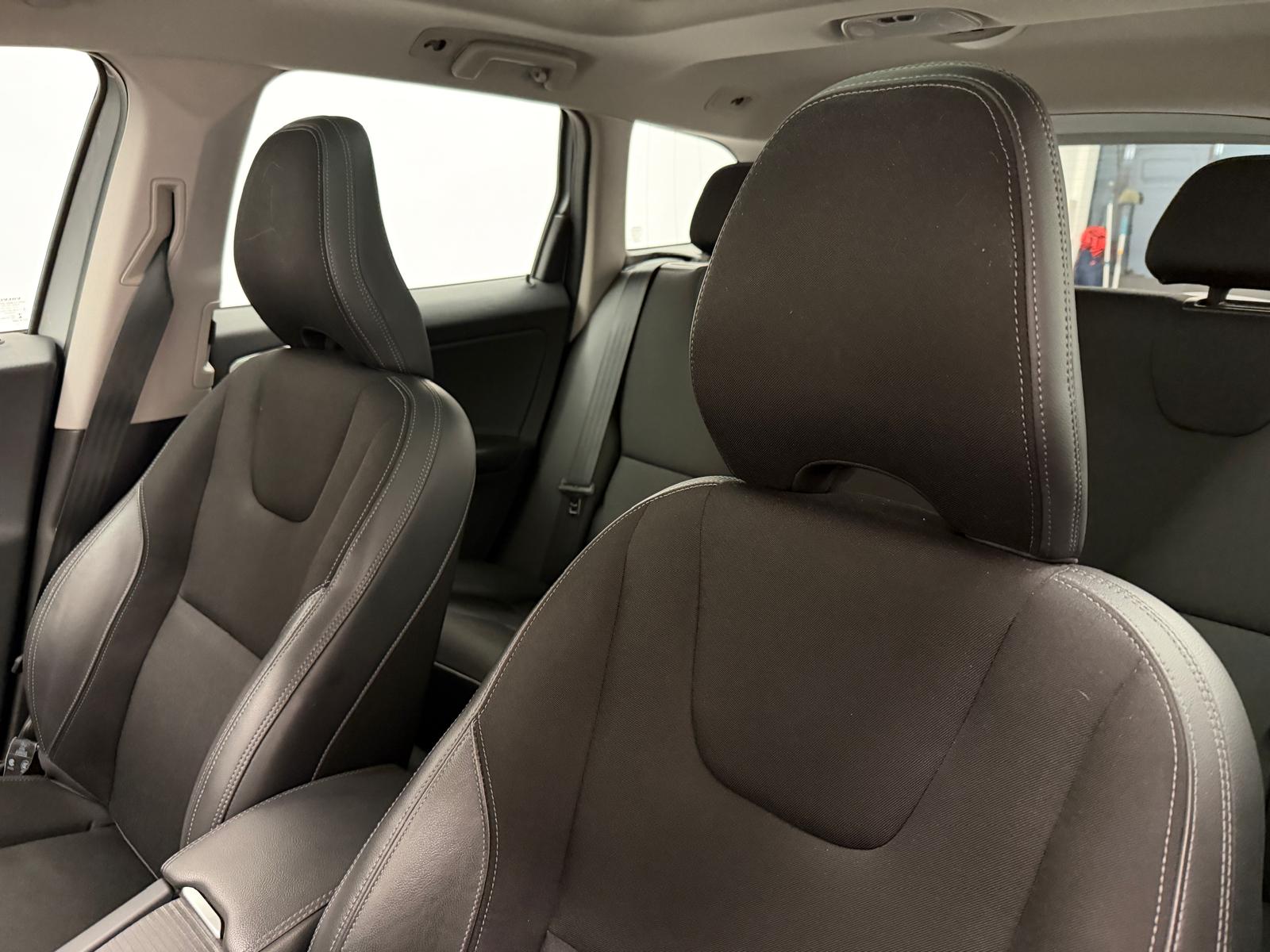 VOLVO XC60 T5 AWD Momentum Geartronic-image-13