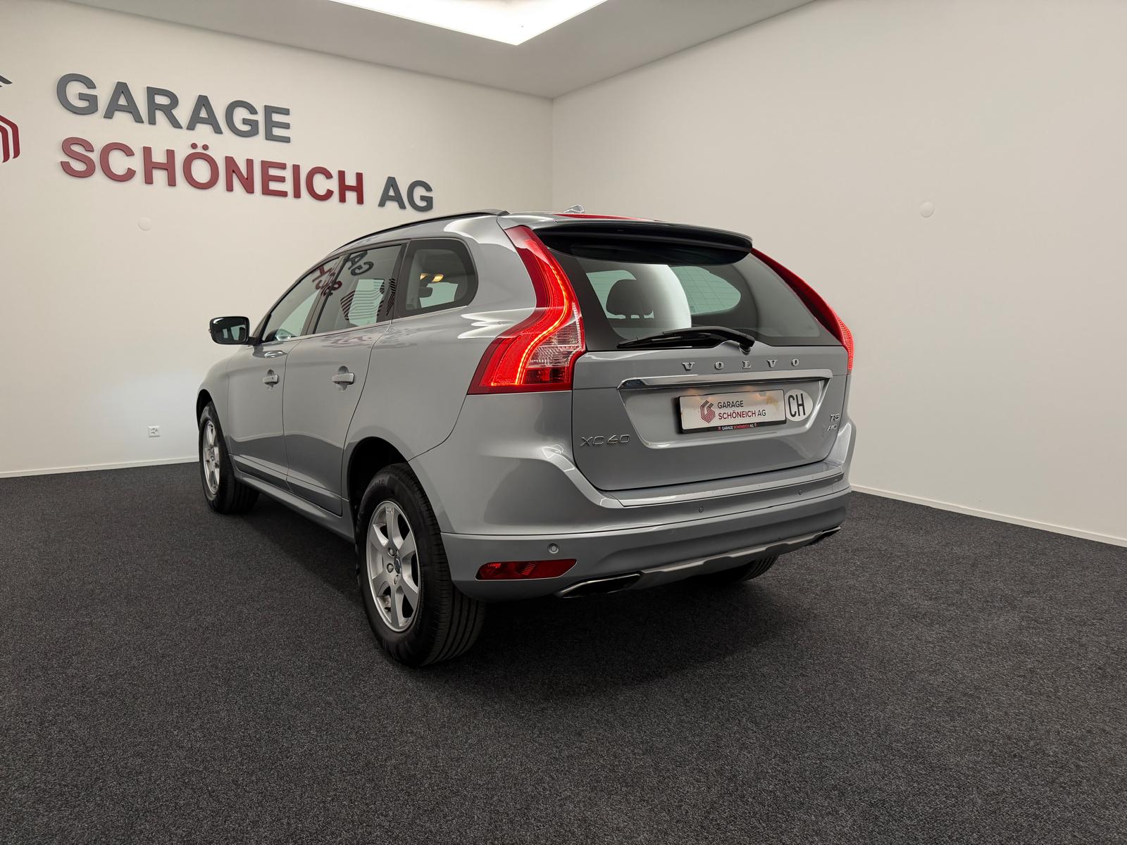 VOLVO XC60 T5 AWD Momentum Geartronic-image-6
