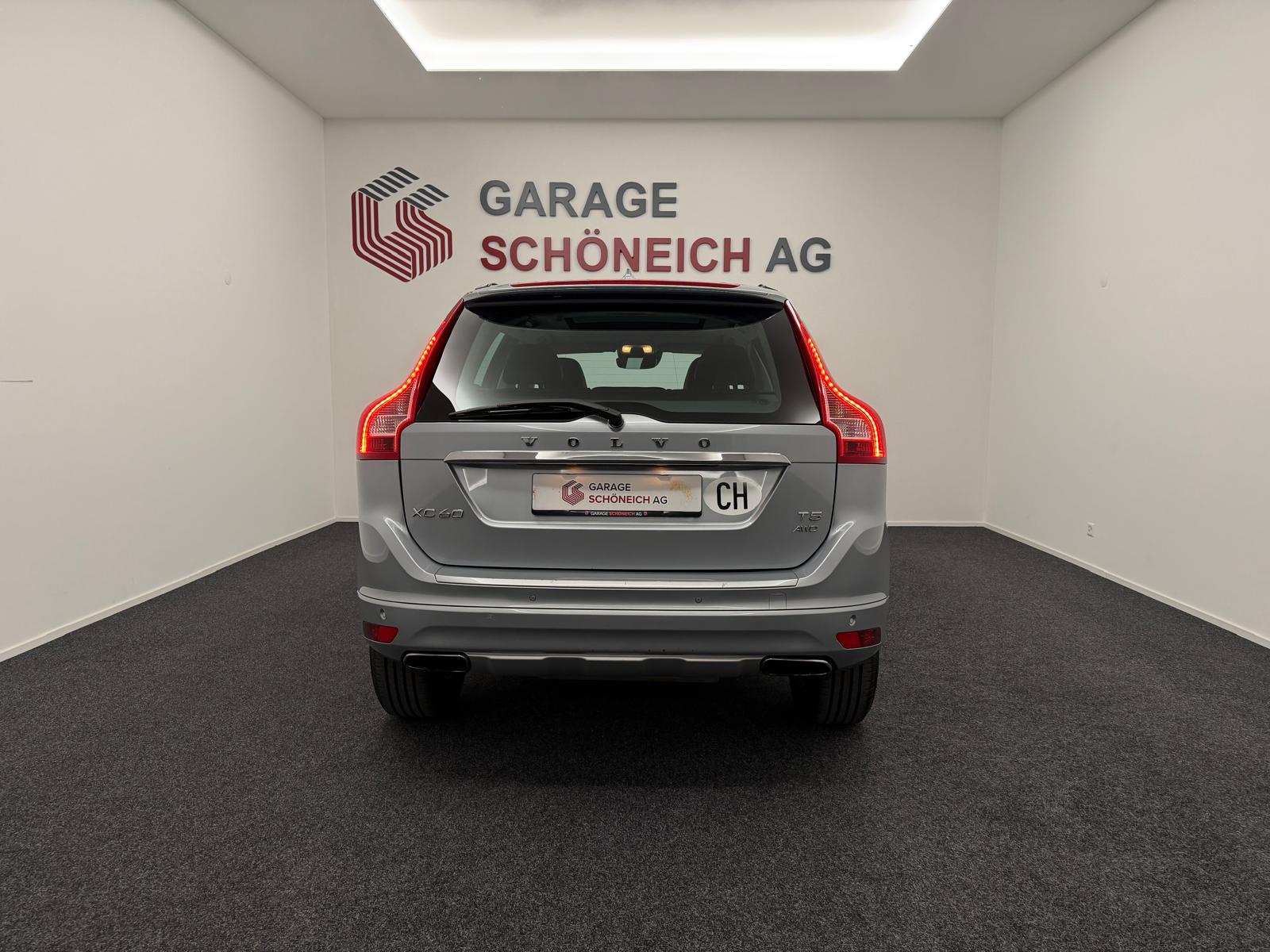 VOLVO XC60 T5 AWD Momentum Geartronic-image-5