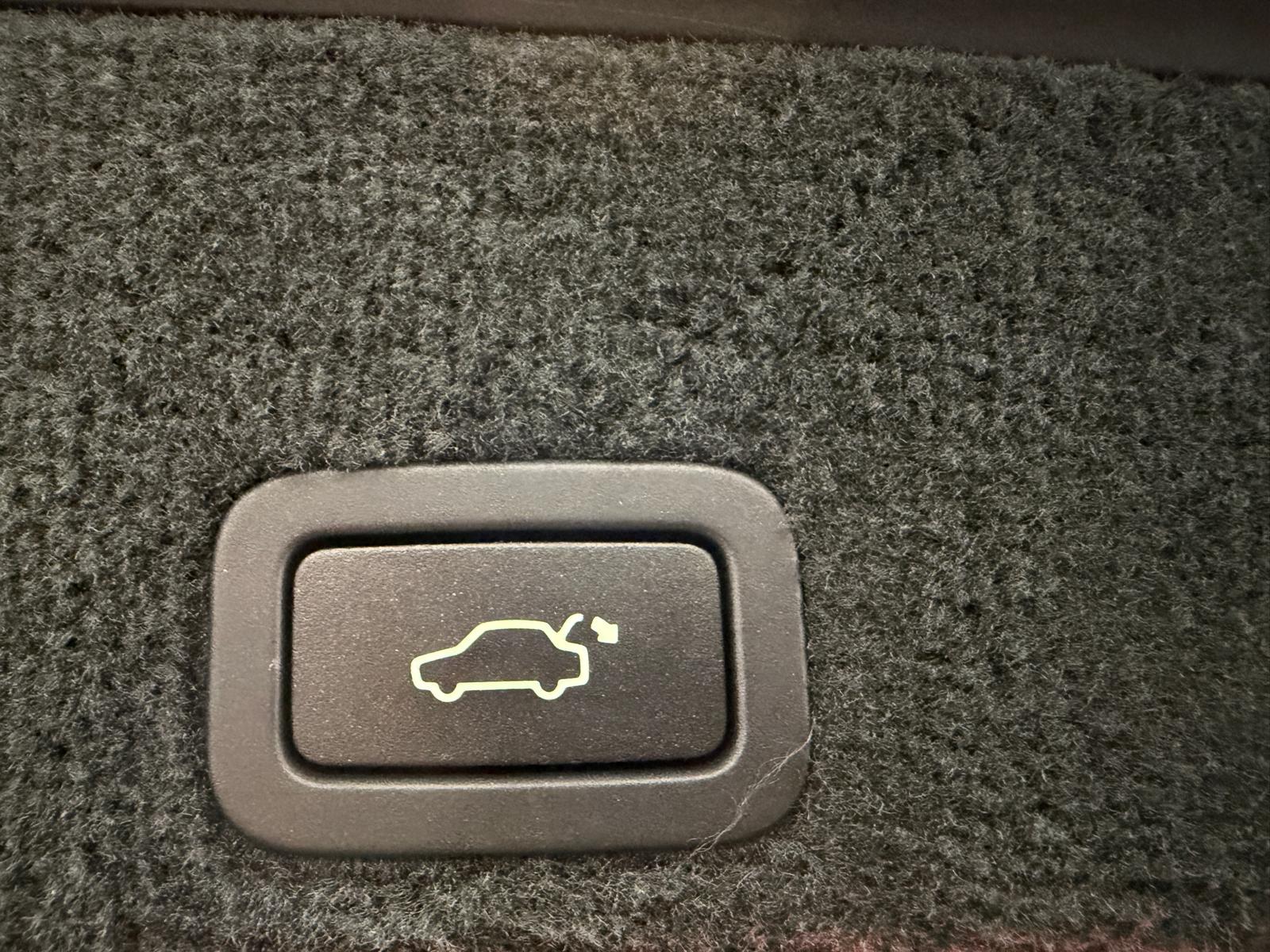 VOLVO XC60 T5 AWD Momentum Geartronic-image-17