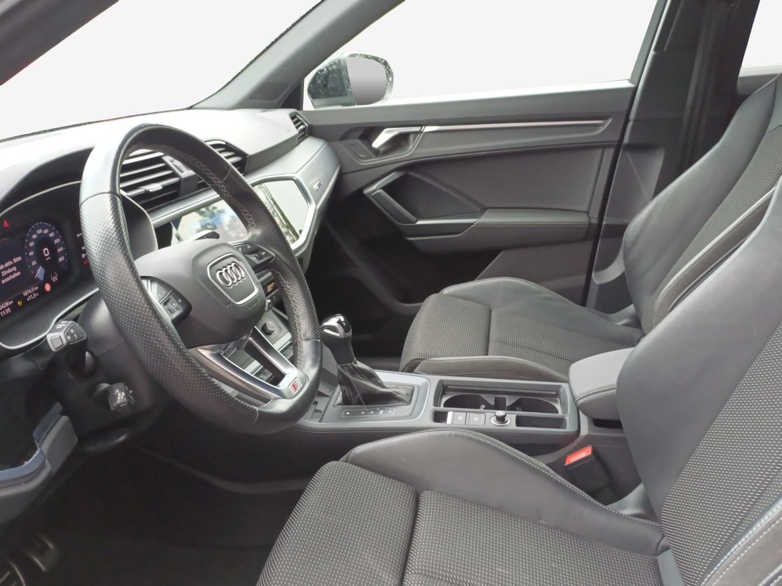 AUDI Q3 35 TFSI S line Attraction S-tronic-image-7