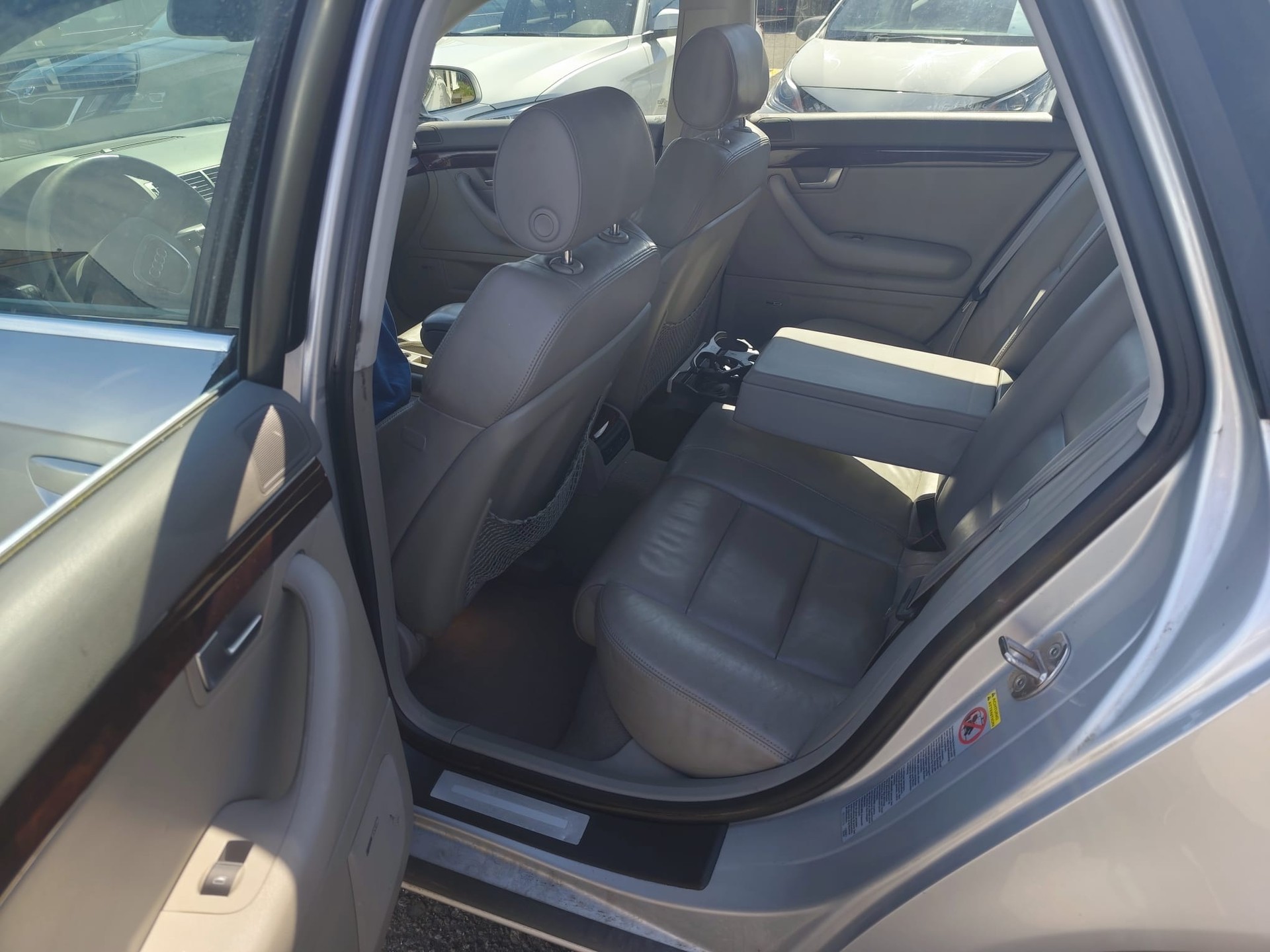 AUDI A4 Avant 3.0 V6 TDI quattro-image-4