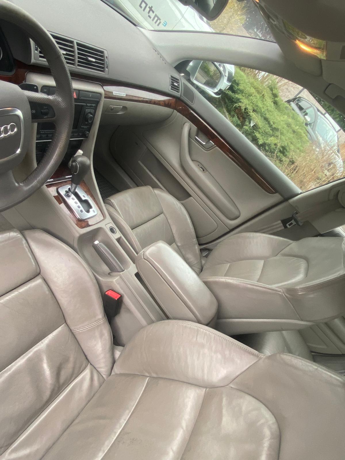 AUDI A4 Avant 3.0 V6 TDI quattro-image-5