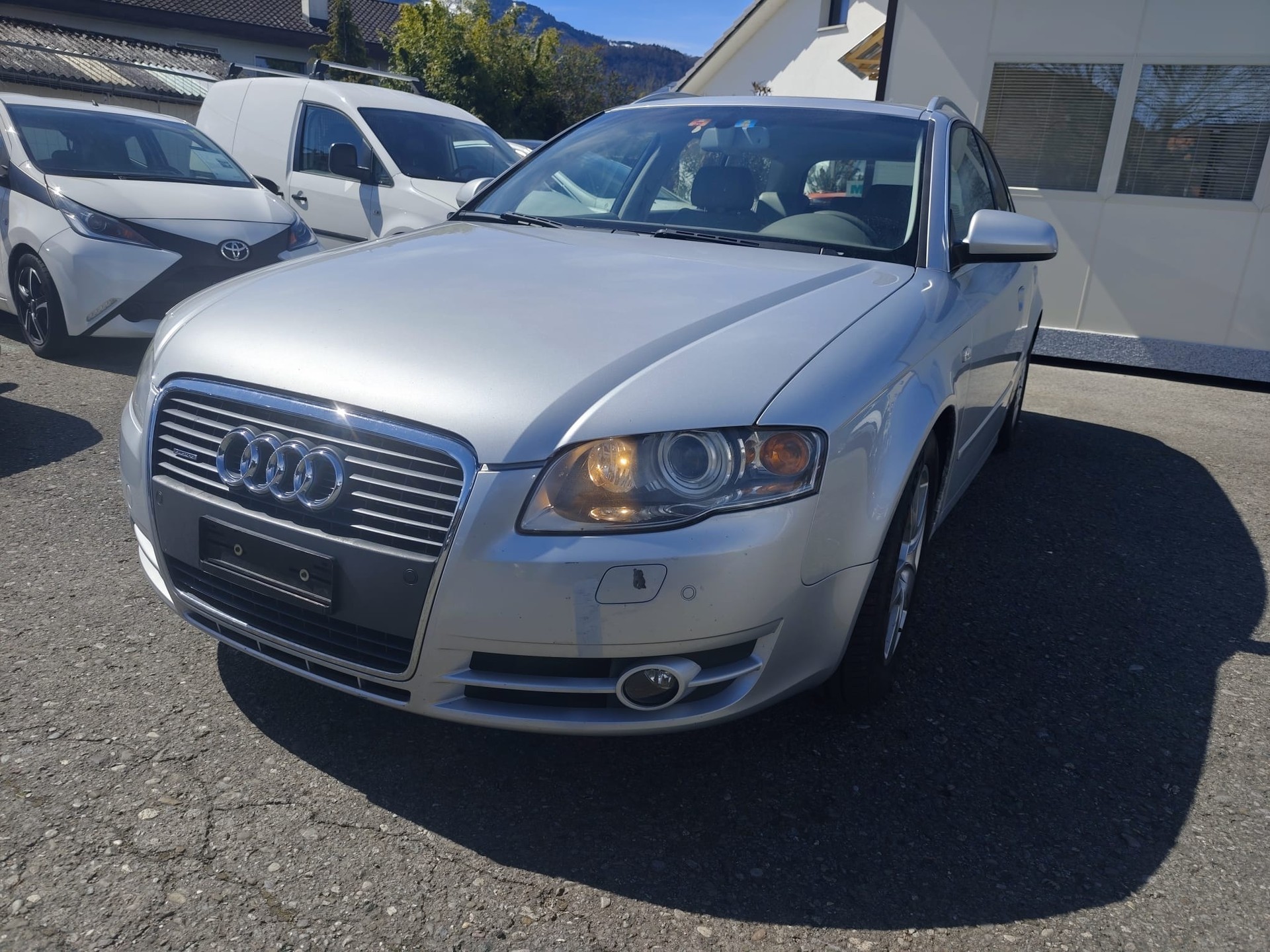 AUDI A4 Avant 3.0 V6 TDI quattro-image-1