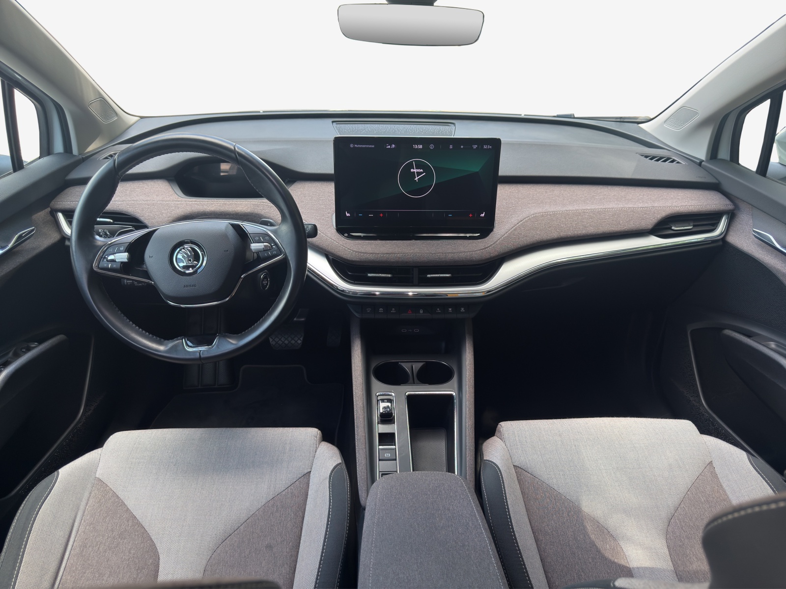SKODA Enyaq iV 60-image-8