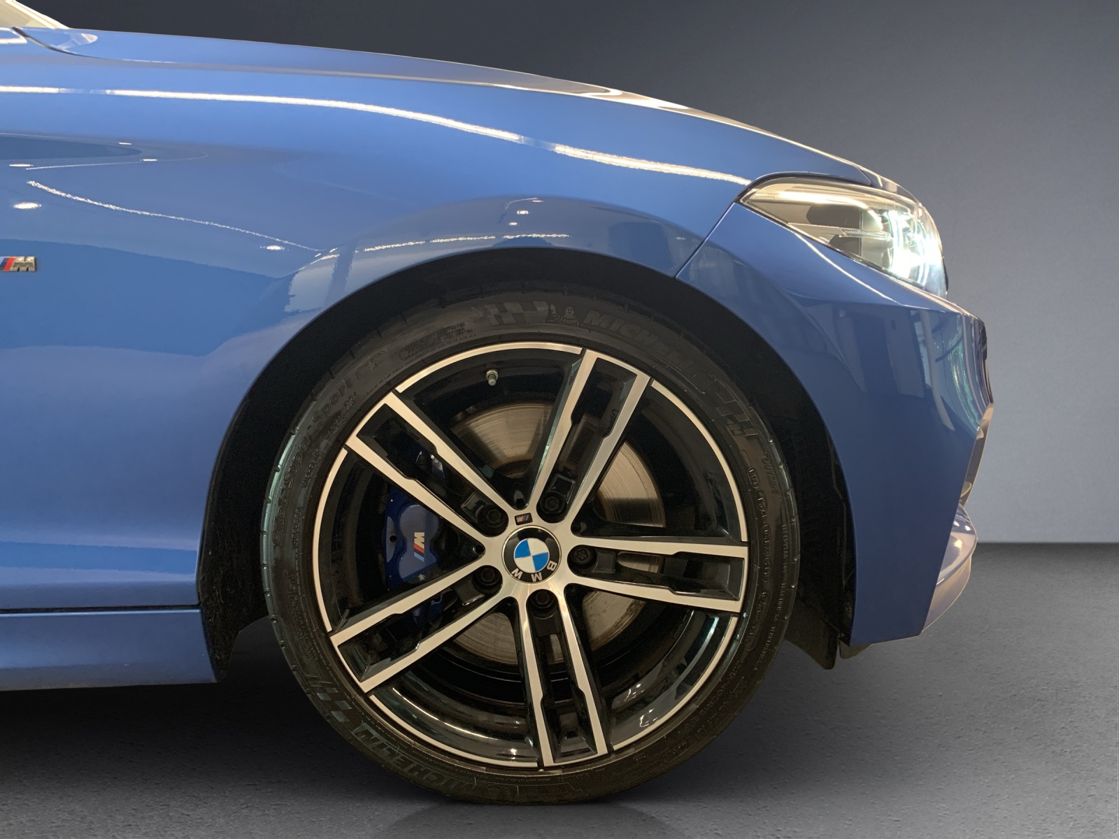 BMW M240i xDrive-image-12