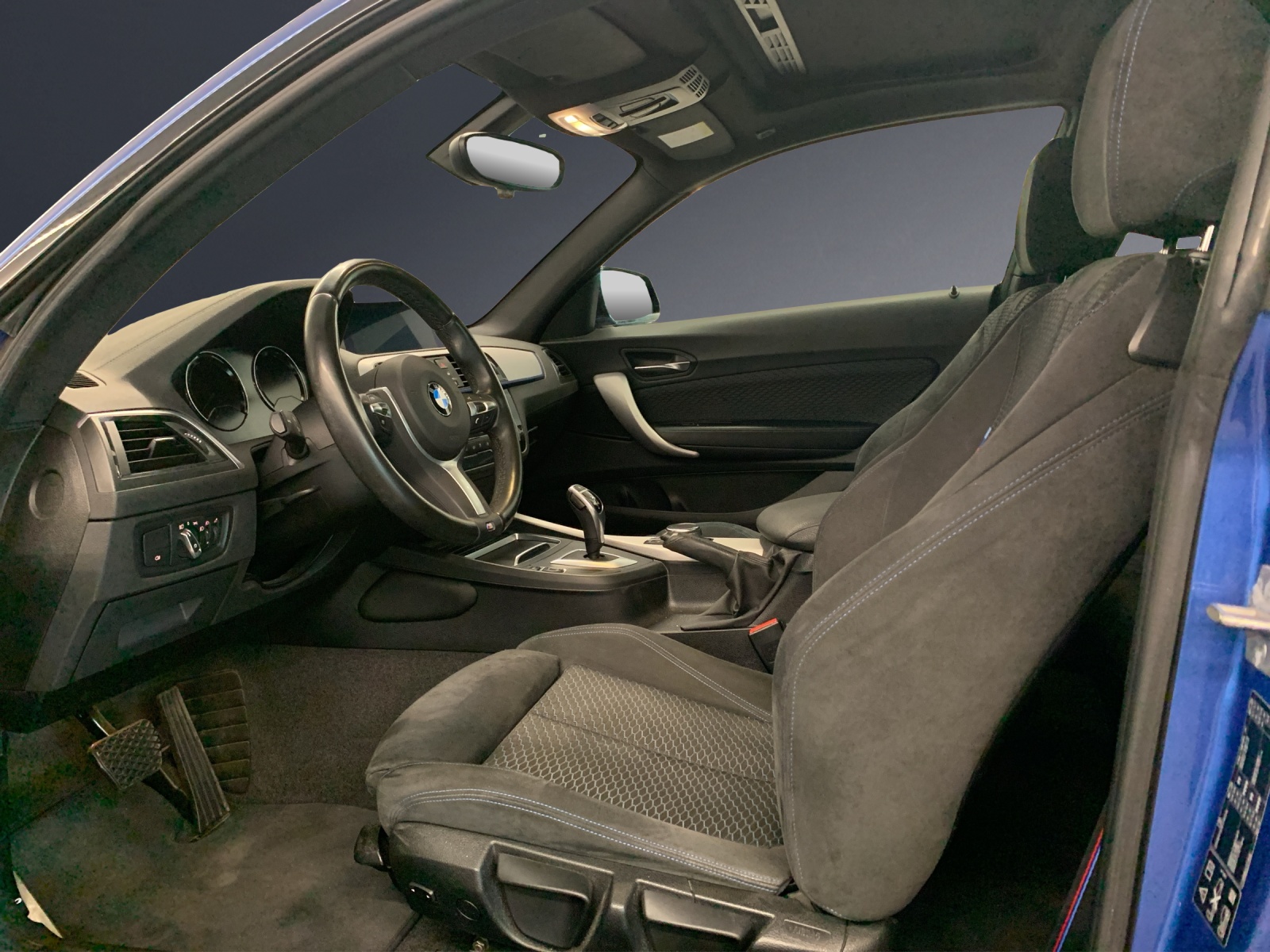 BMW M240i xDrive-image-5