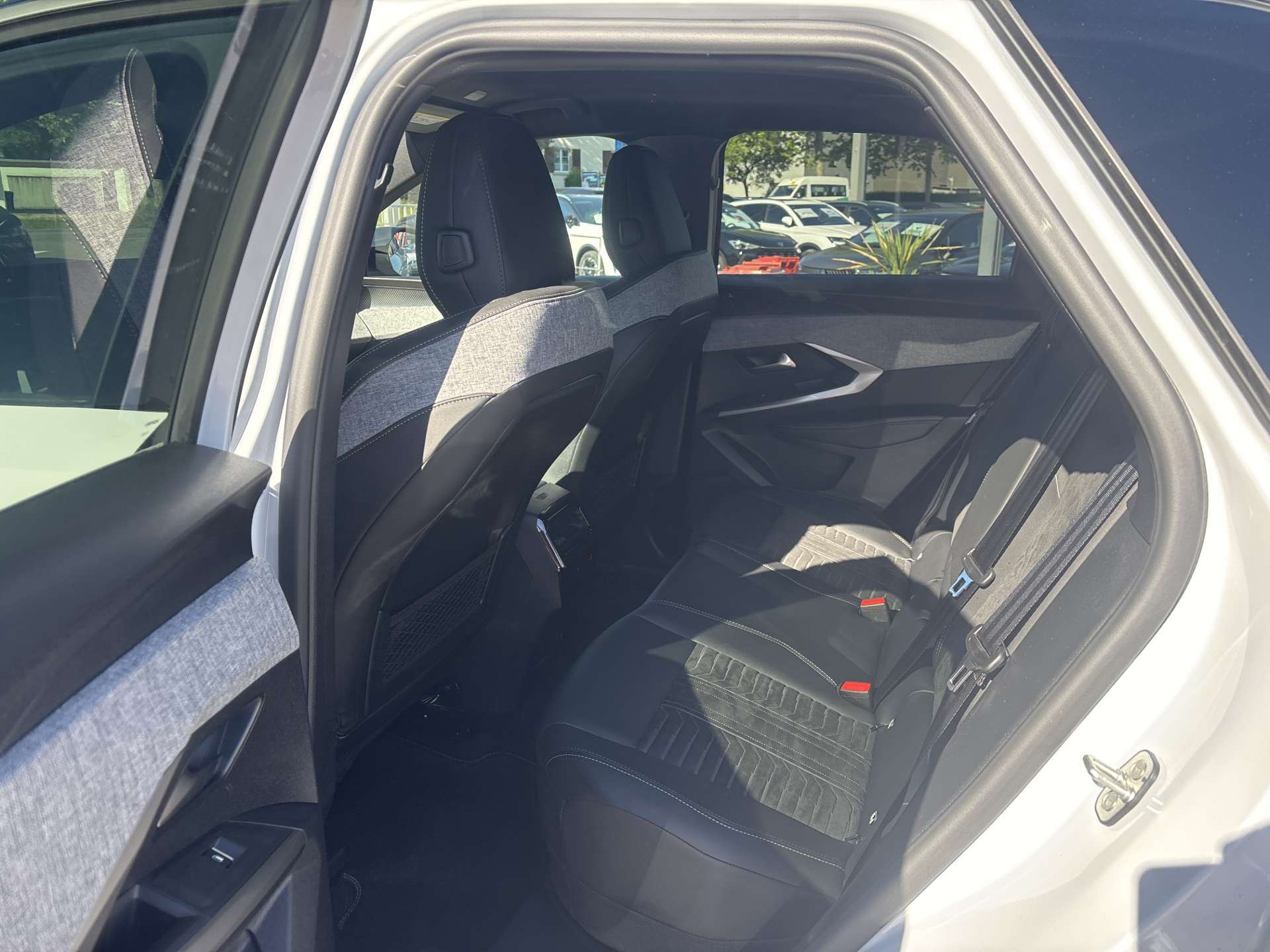 PEUGEOT 3008 145 e-DCS6 Hybrid GT Automat-image-6