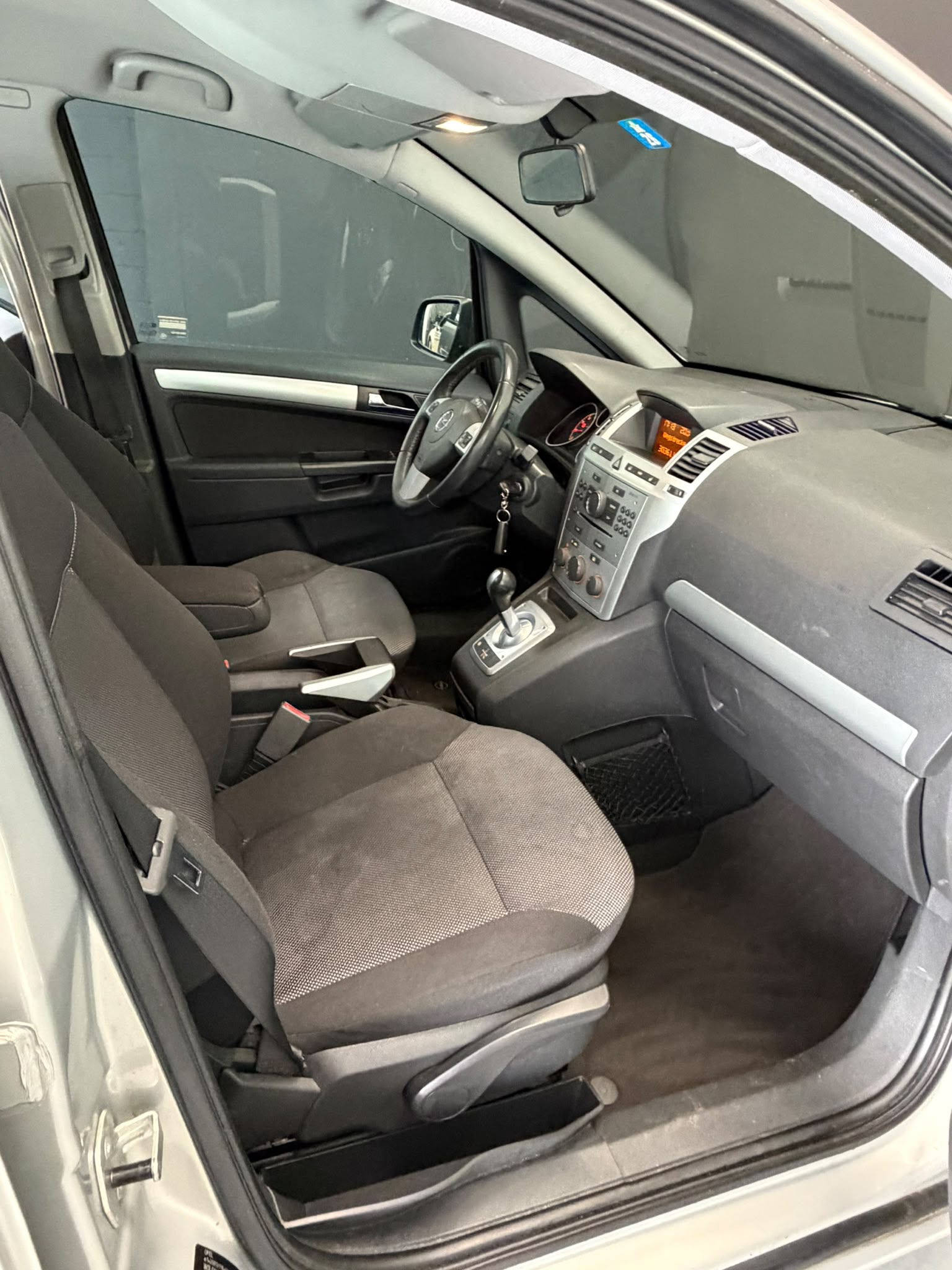 OPEL Zafira 1.8i 16V Edition ***CH-Fahrzeug***-image-11