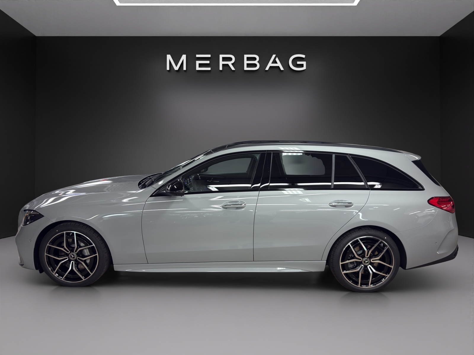 MERCEDES-BENZ C 200 T 4 Matic Station Wagon-image-1