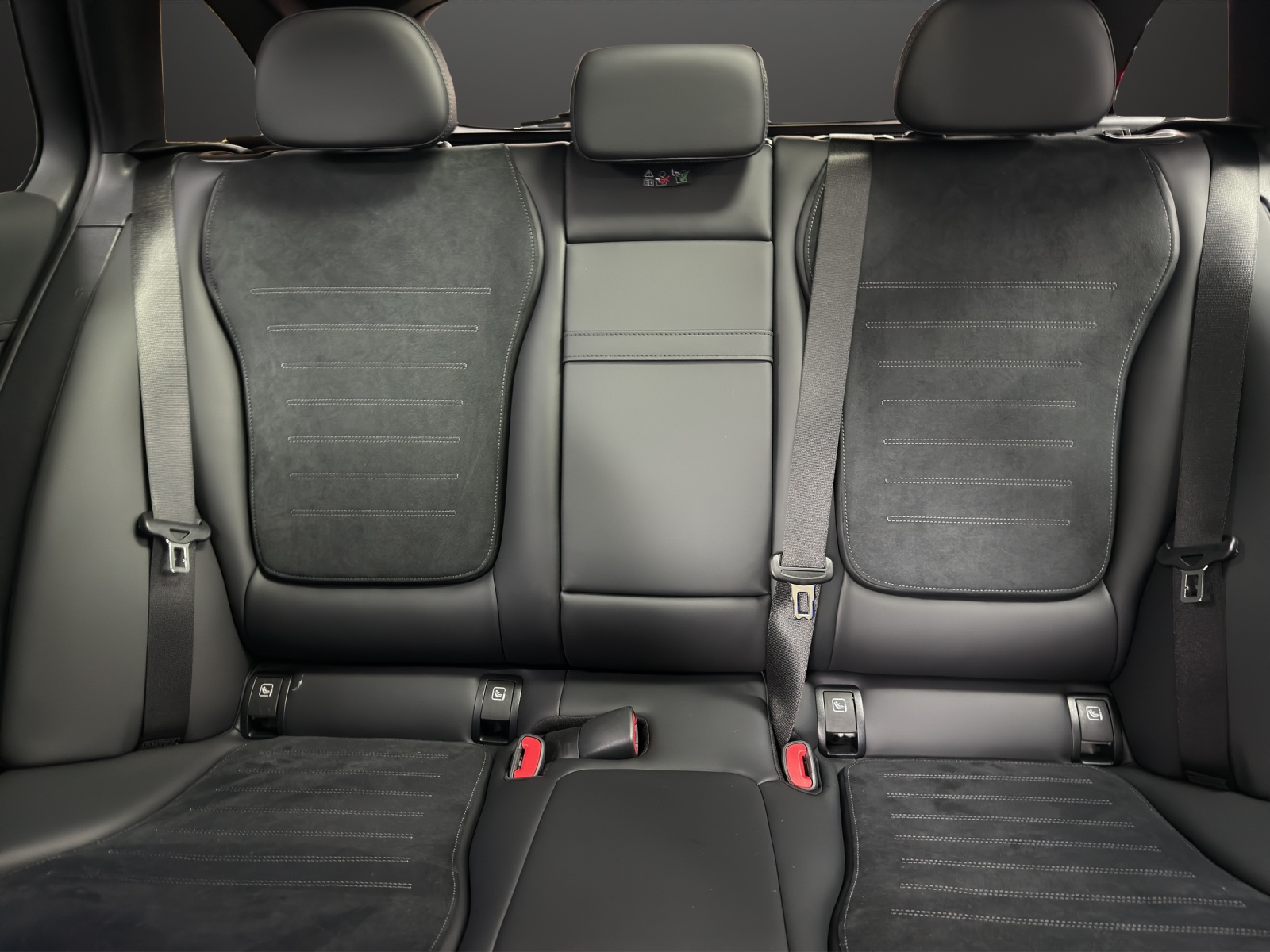 MERCEDES-BENZ C 200 T 4 Matic Station Wagon-image-14