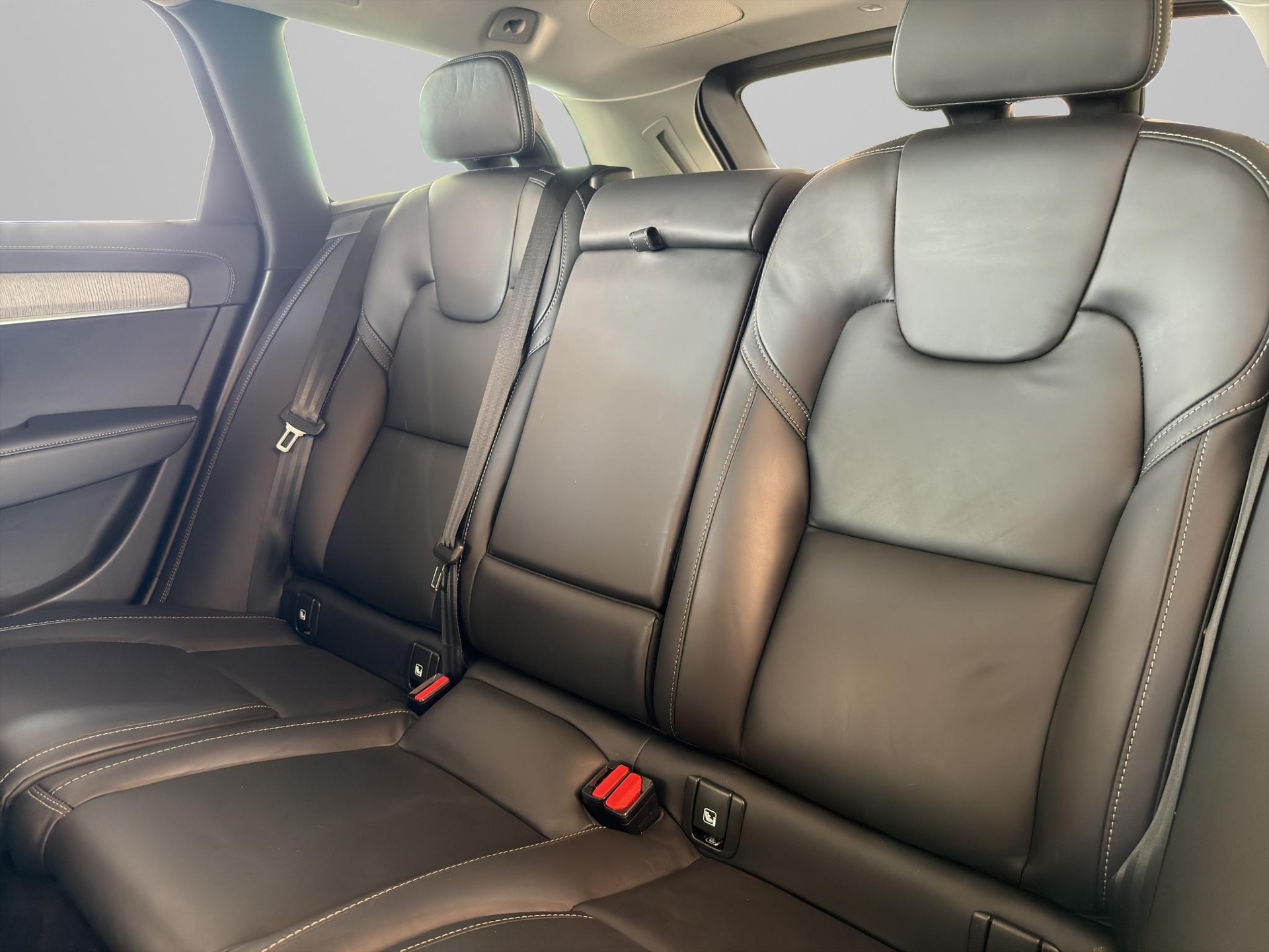 VOLVO V90 2.0 T8 TE Ultimate Dark eAWD-image-11