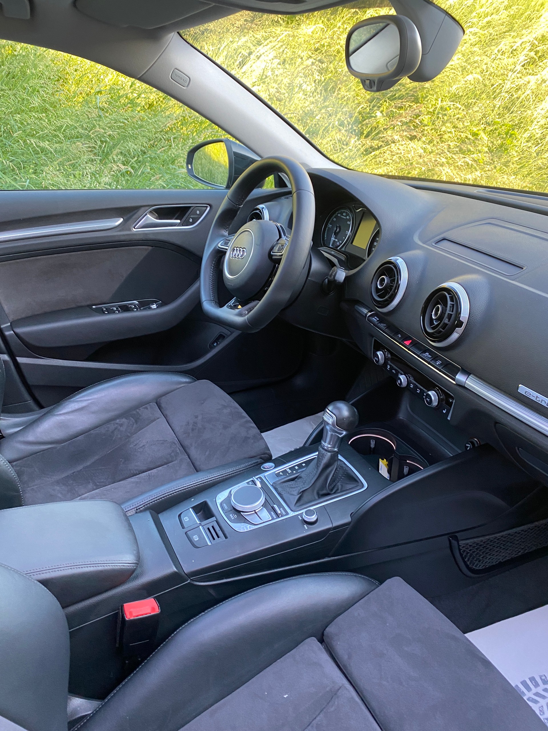 AUDI A3 Sportback 1.4 e-tron Ambition S-tronic-image-4