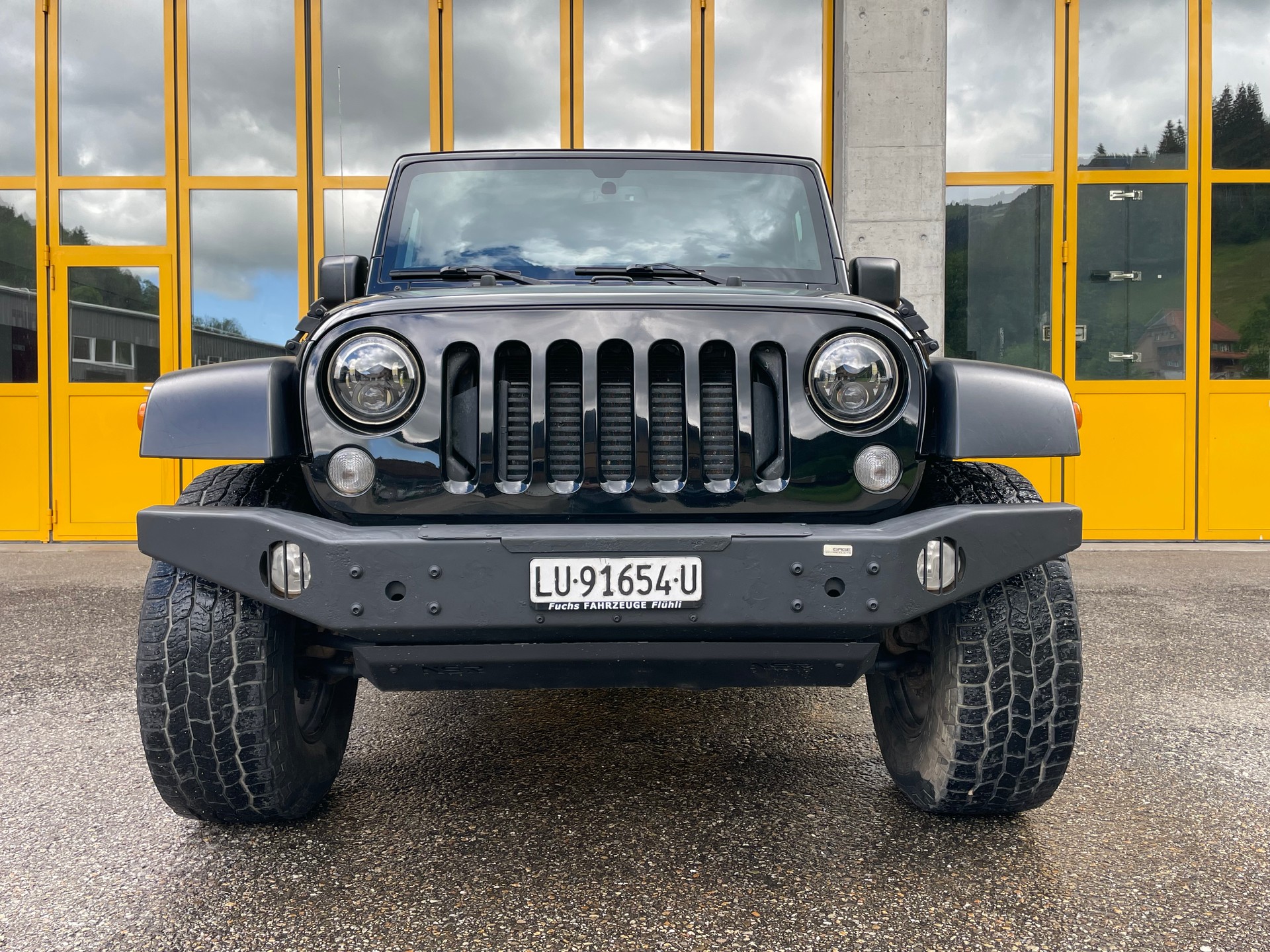 JEEP 2.8 CRD Sahara Automatic-image-10