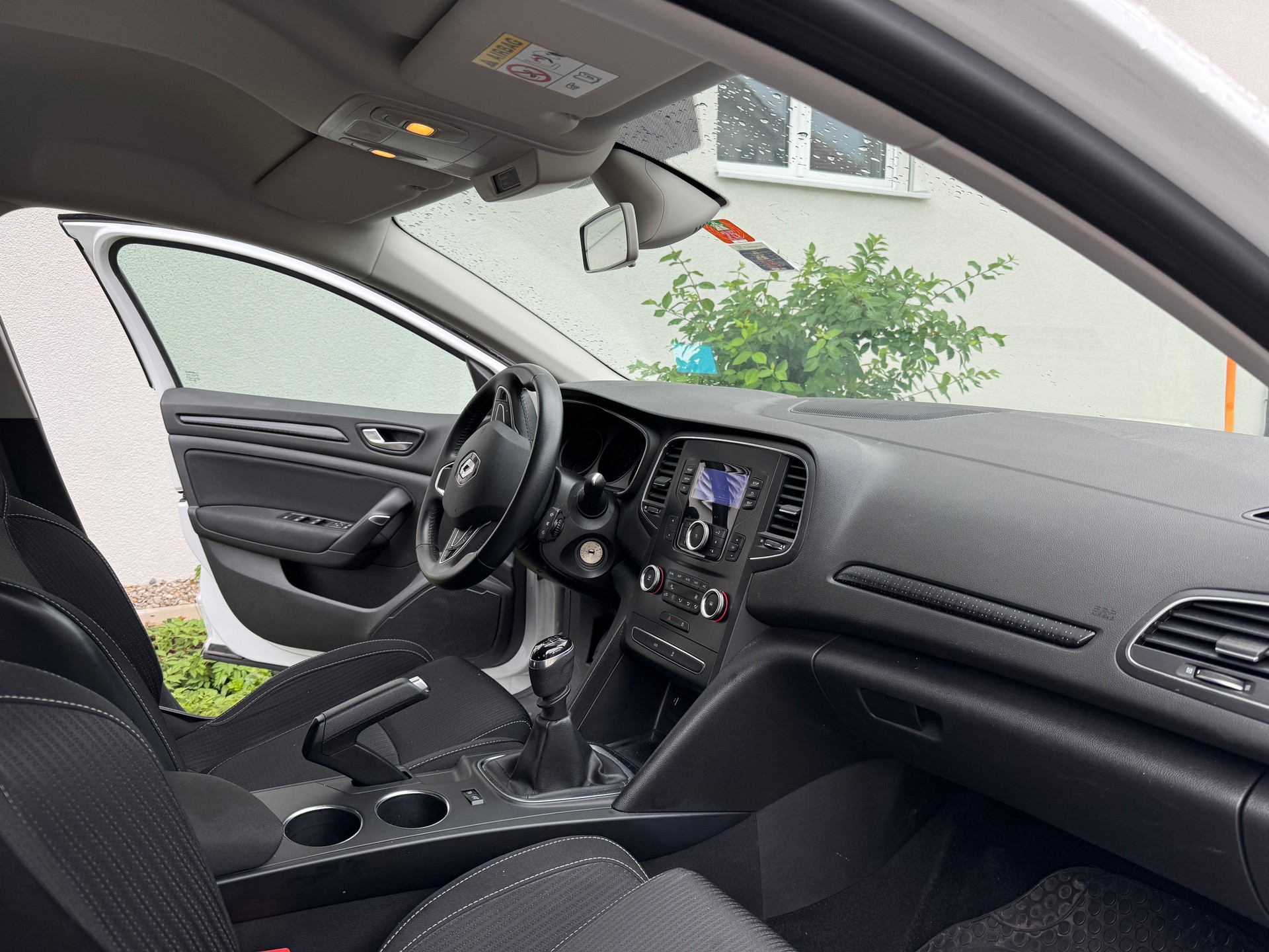 RENAULT 1.2 TCe Zen-image-2