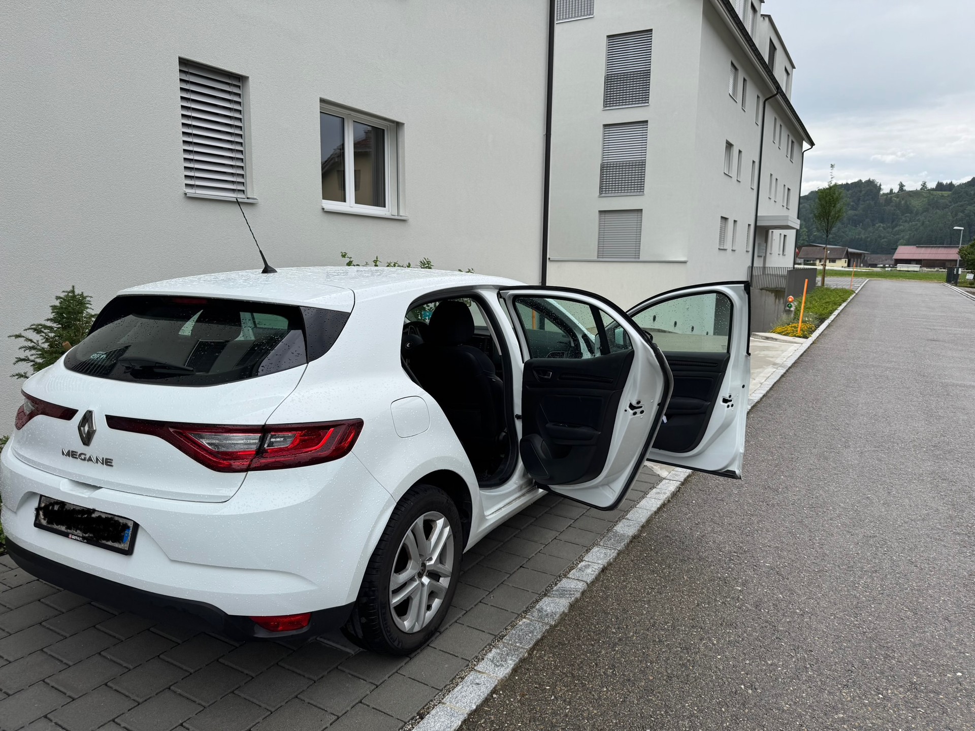 RENAULT 1.2 TCe Zen-image-0