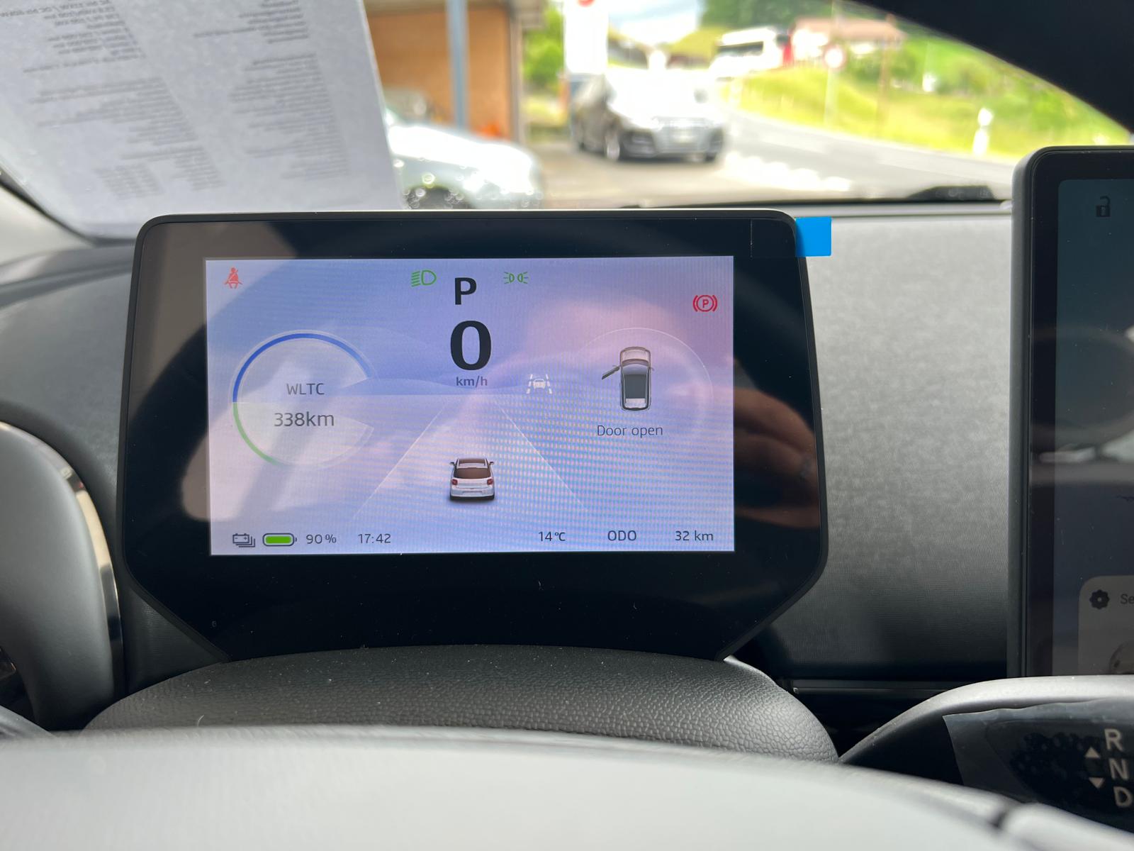JAC E30X 51 kWh Flagship Pro+-image-4