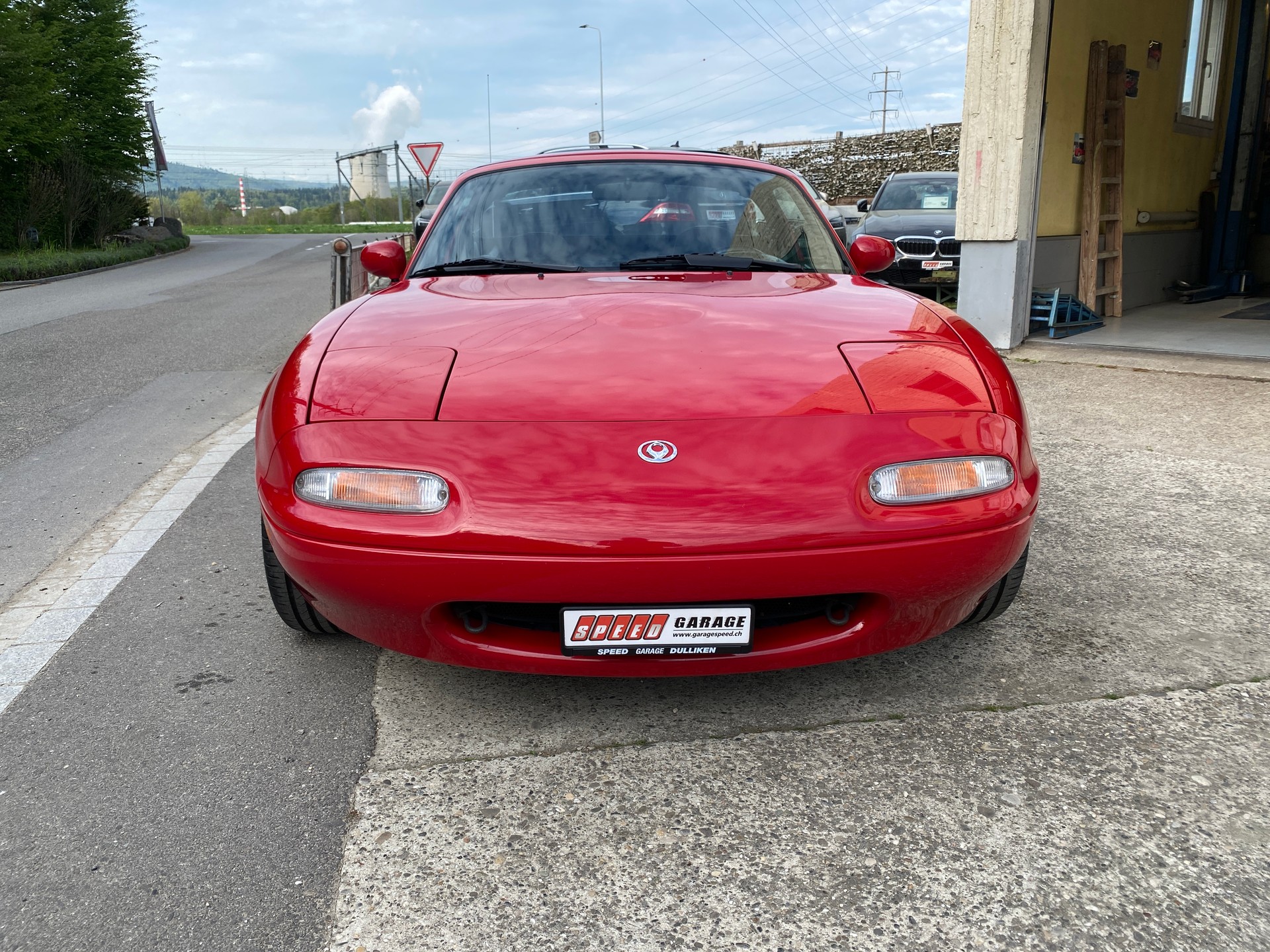 MAZDA MX-5 1.6i-16-image-2