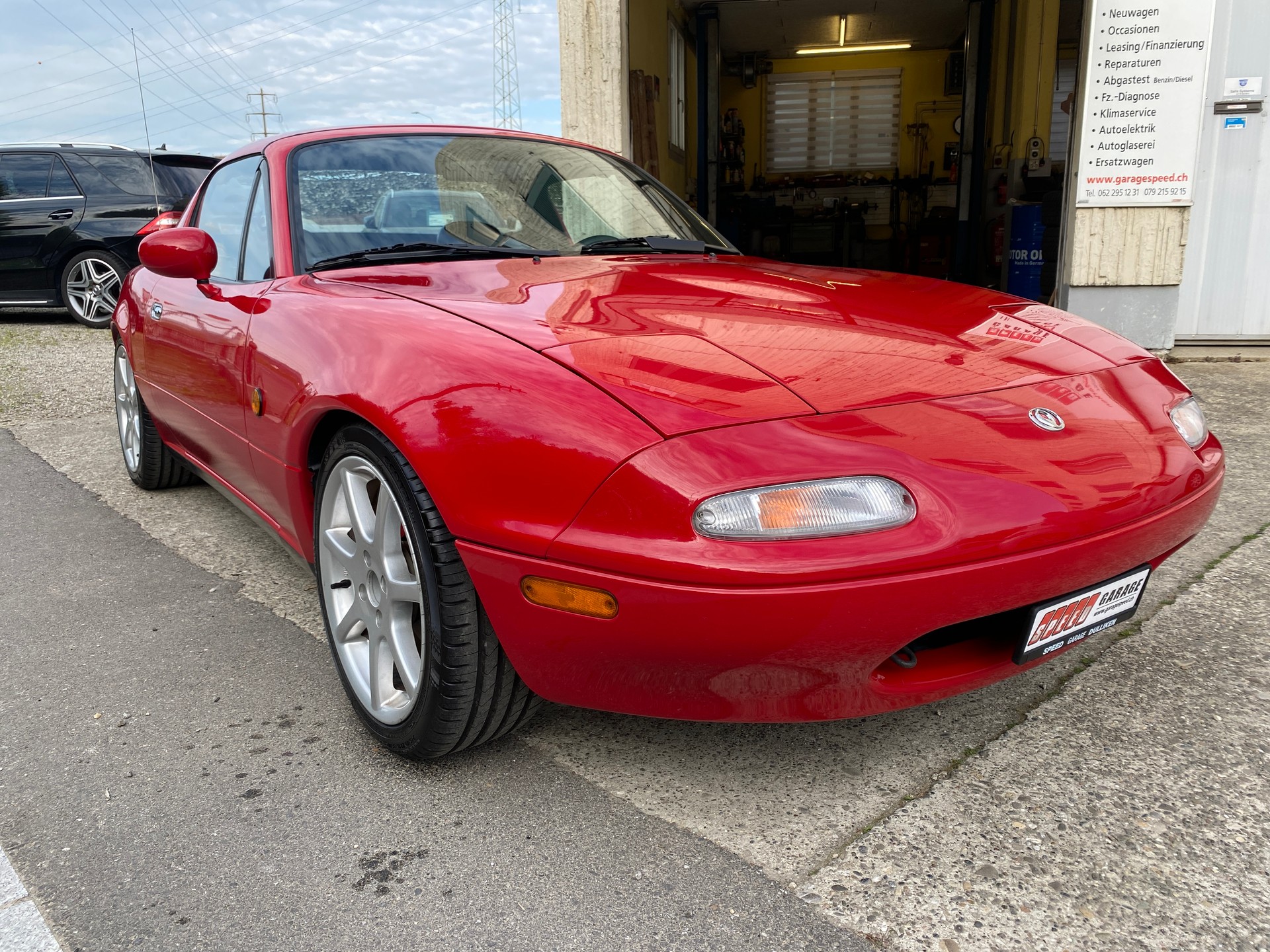 MAZDA MX-5 1.6i-16-image-4