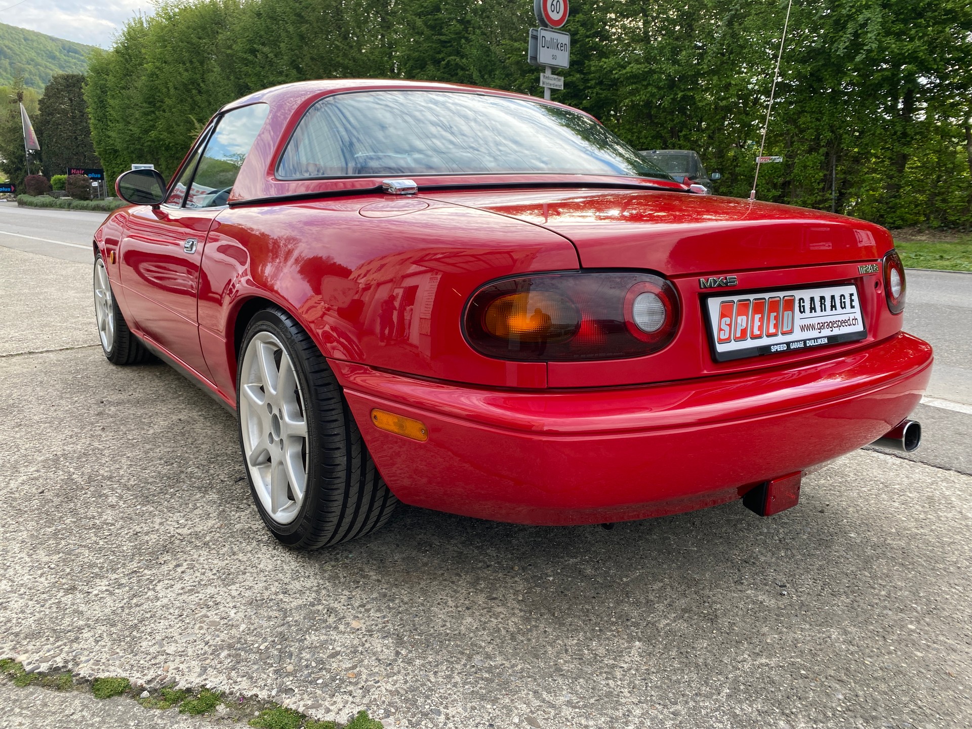 MAZDA MX-5 1.6i-16-image-1