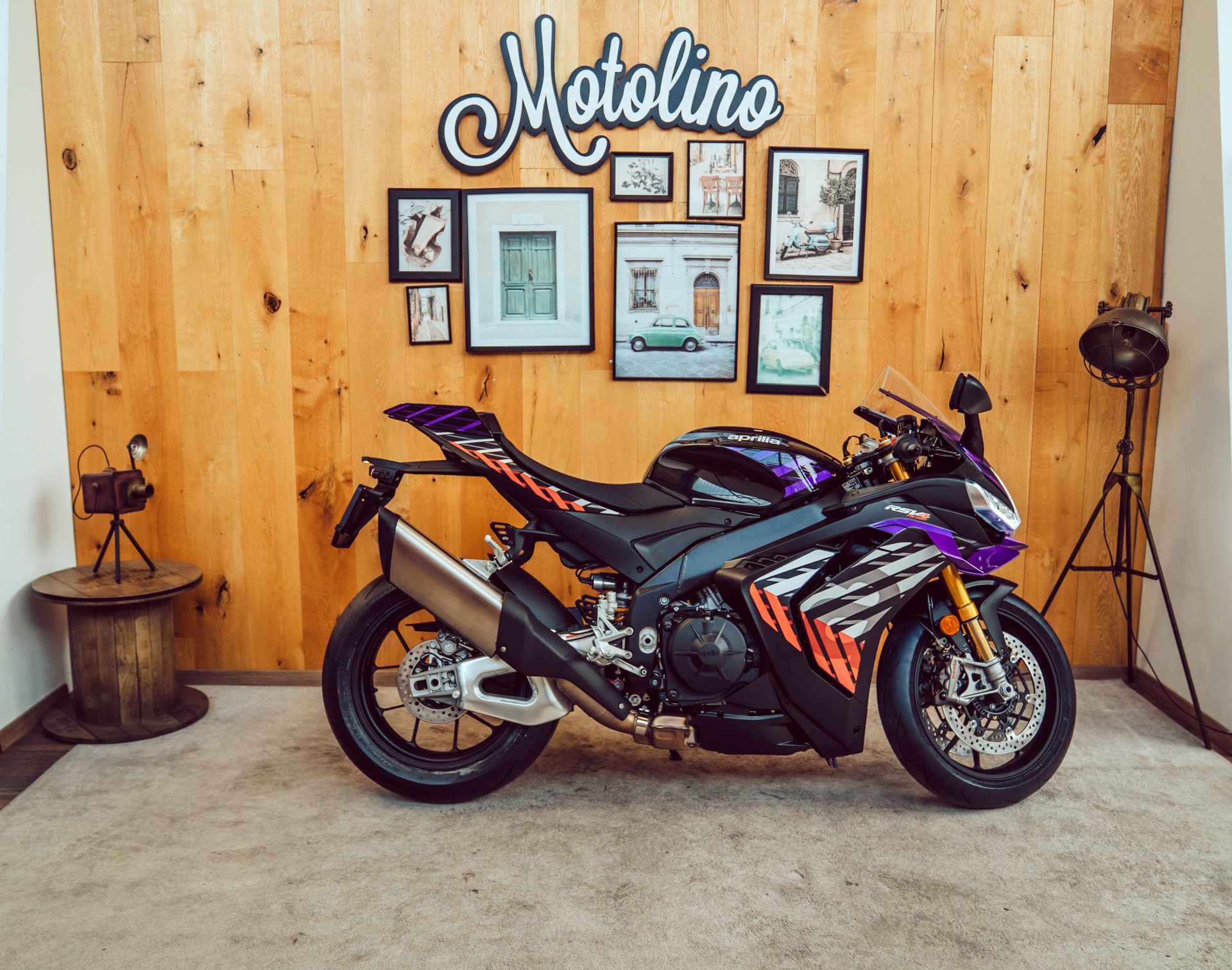 APRILIA RSV4 1100 E5+ Factory-showroom-element-1