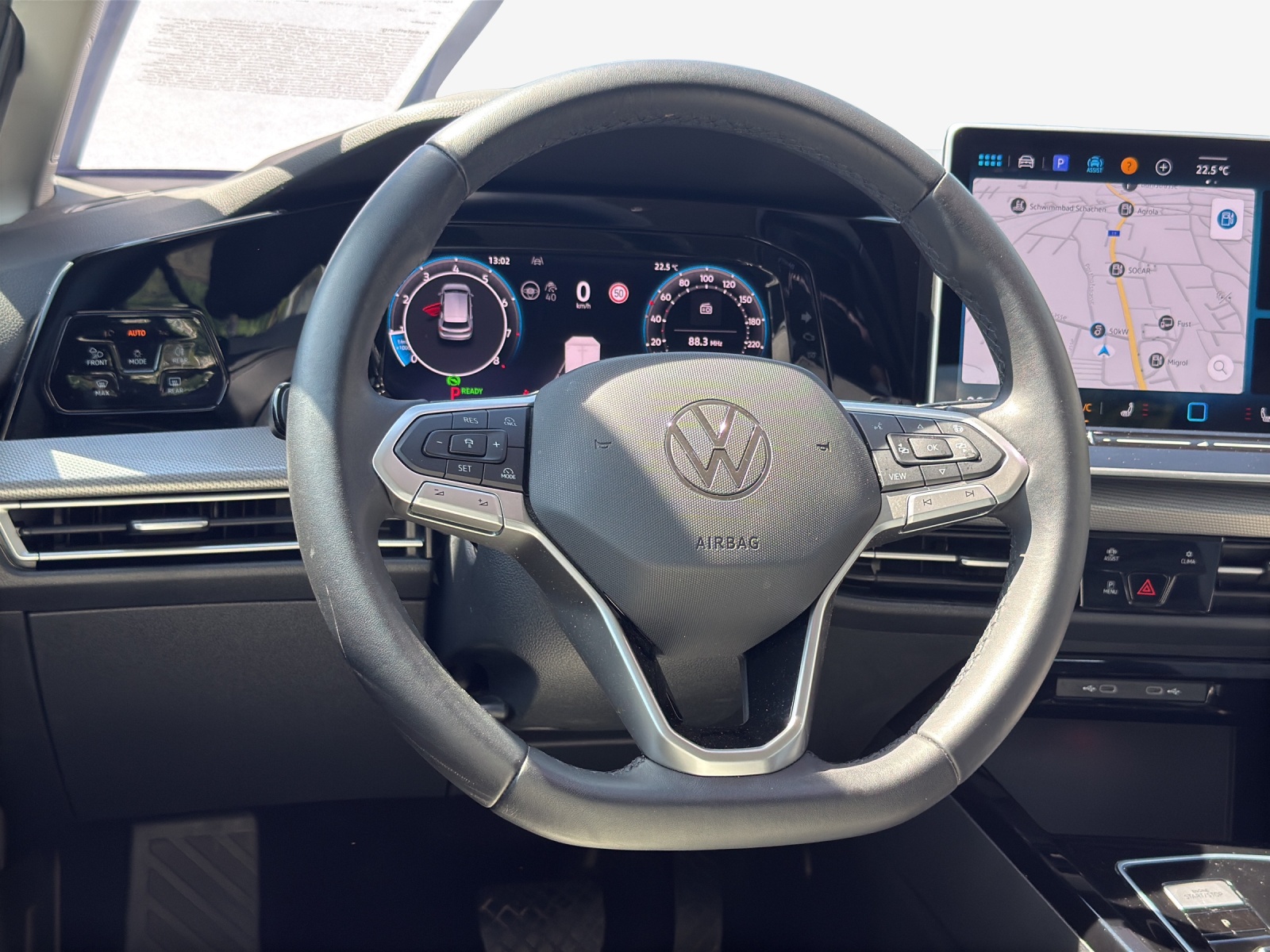 VW Golf 1.5 e TSI mHEV Style DSG-image-9