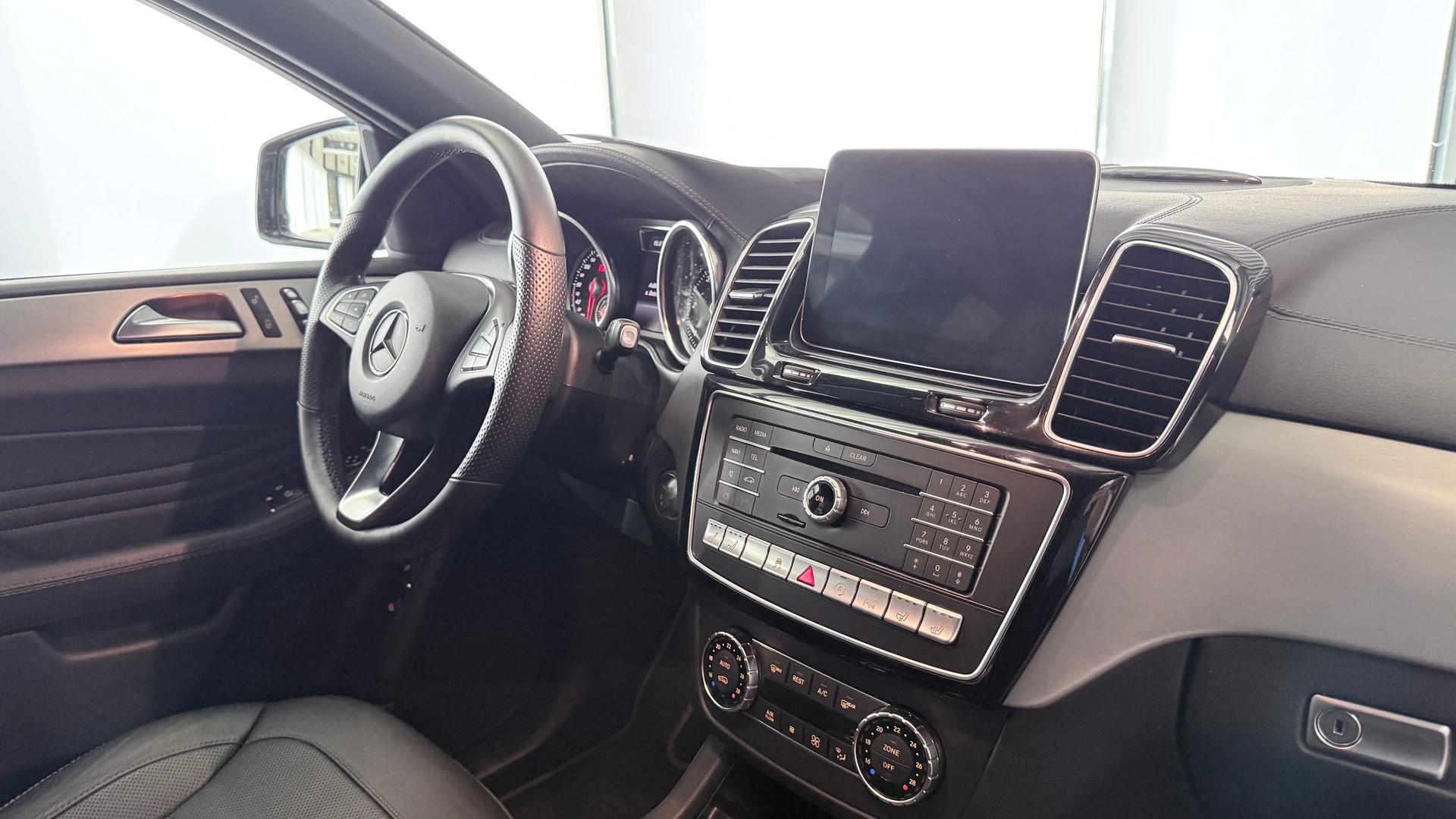 MERCEDES-BENZ GLE 350 d Coupé-image-23