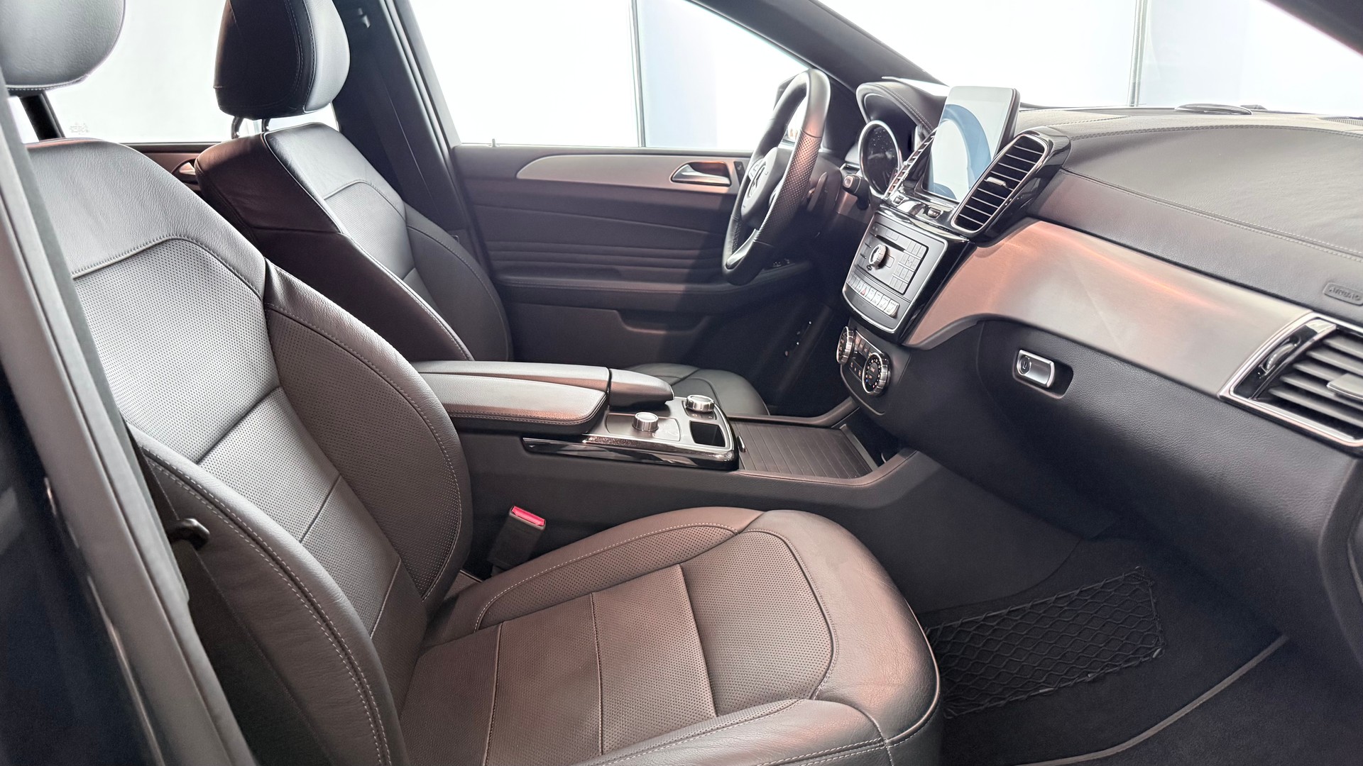 MERCEDES-BENZ GLE 350 d Coupé-image-22