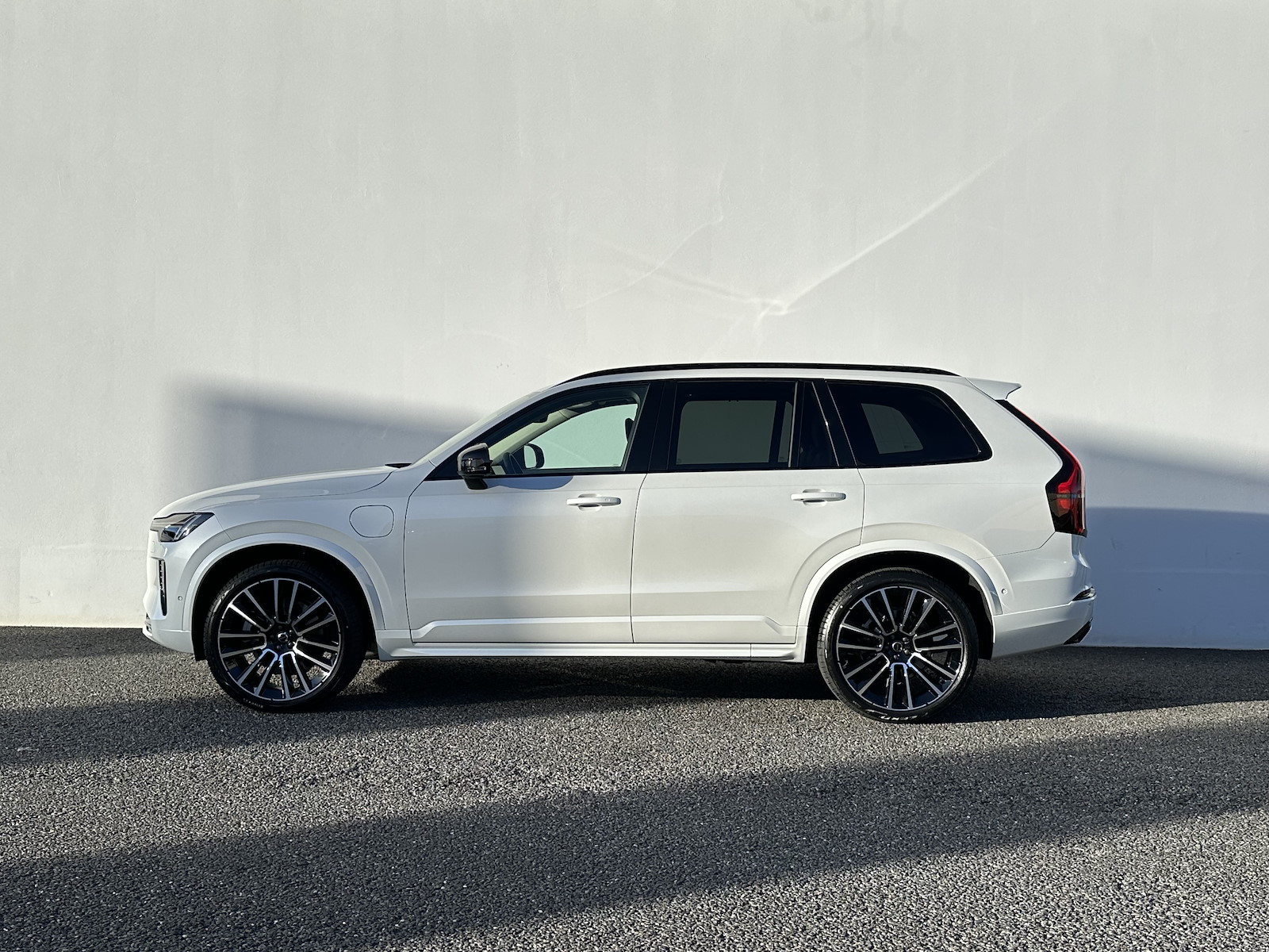 VOLVO XC90 2.0 T8 TE Ultra Dark eAWD-image-1