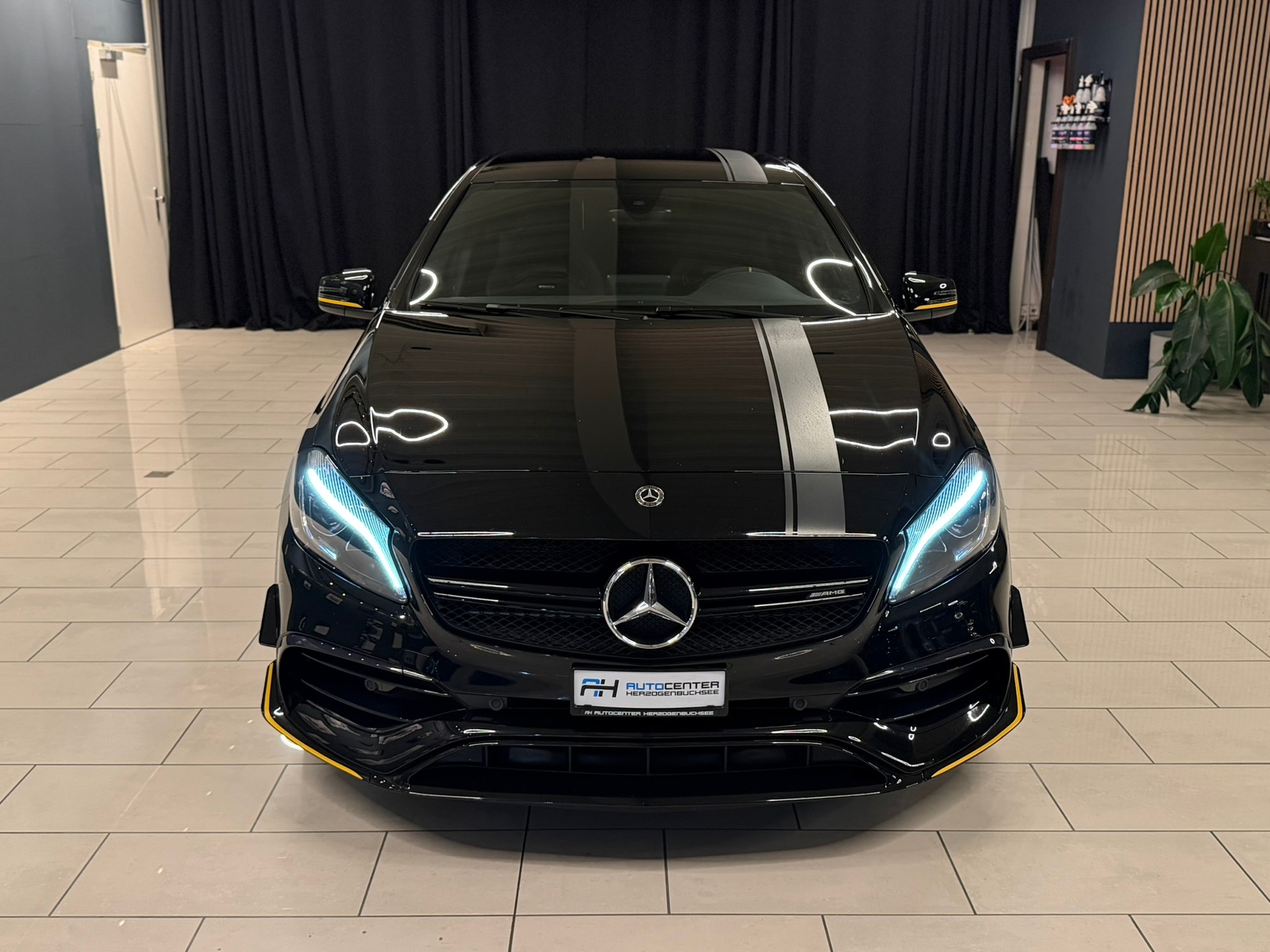 MERCEDES-BENZ A 45 AMG Yellow Night Edition 4Matic 7G-DCT-image-1