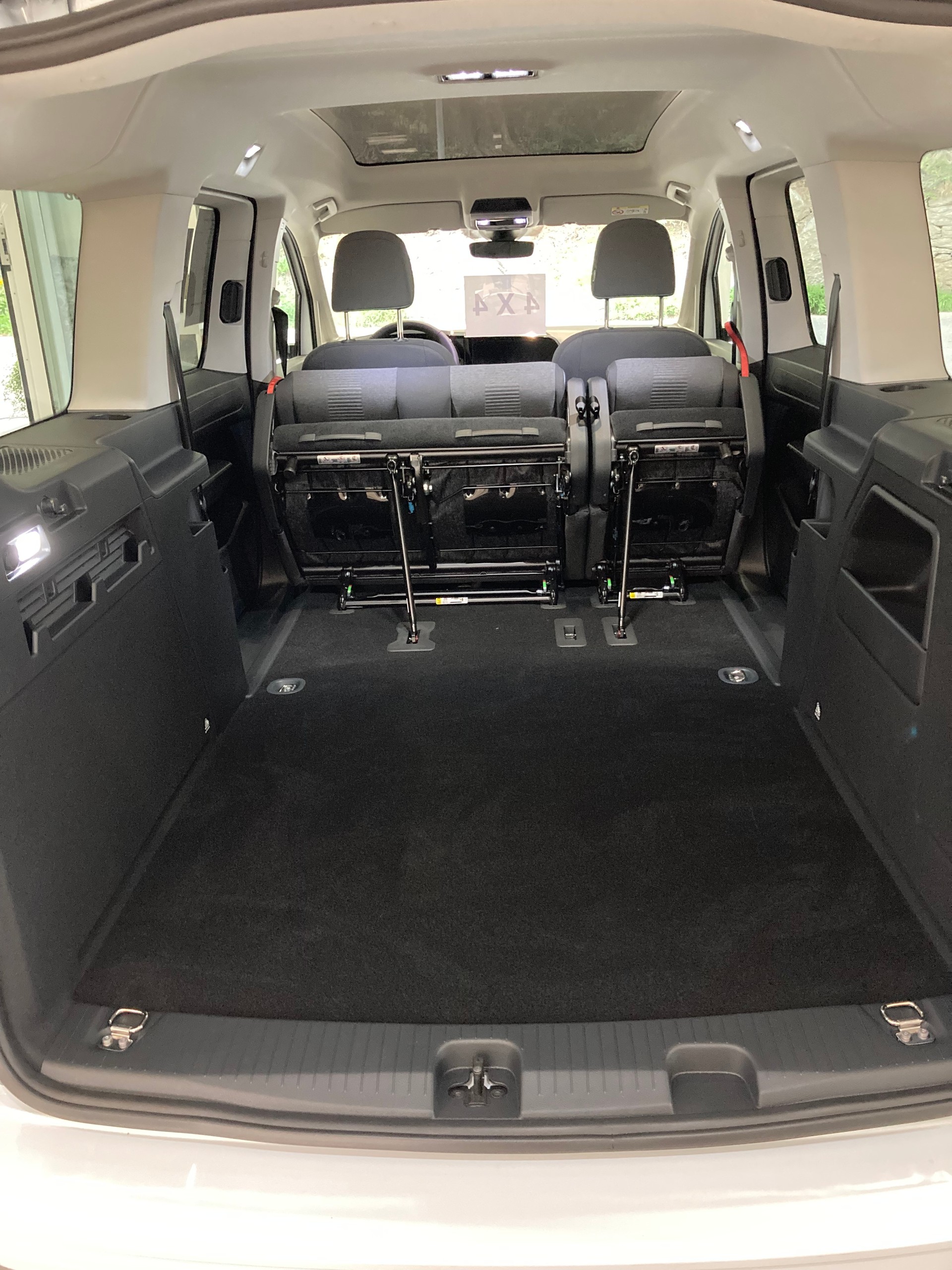 FORD Grand Tourneo Connect 2.0 EcoBlue AWD Active-image-21