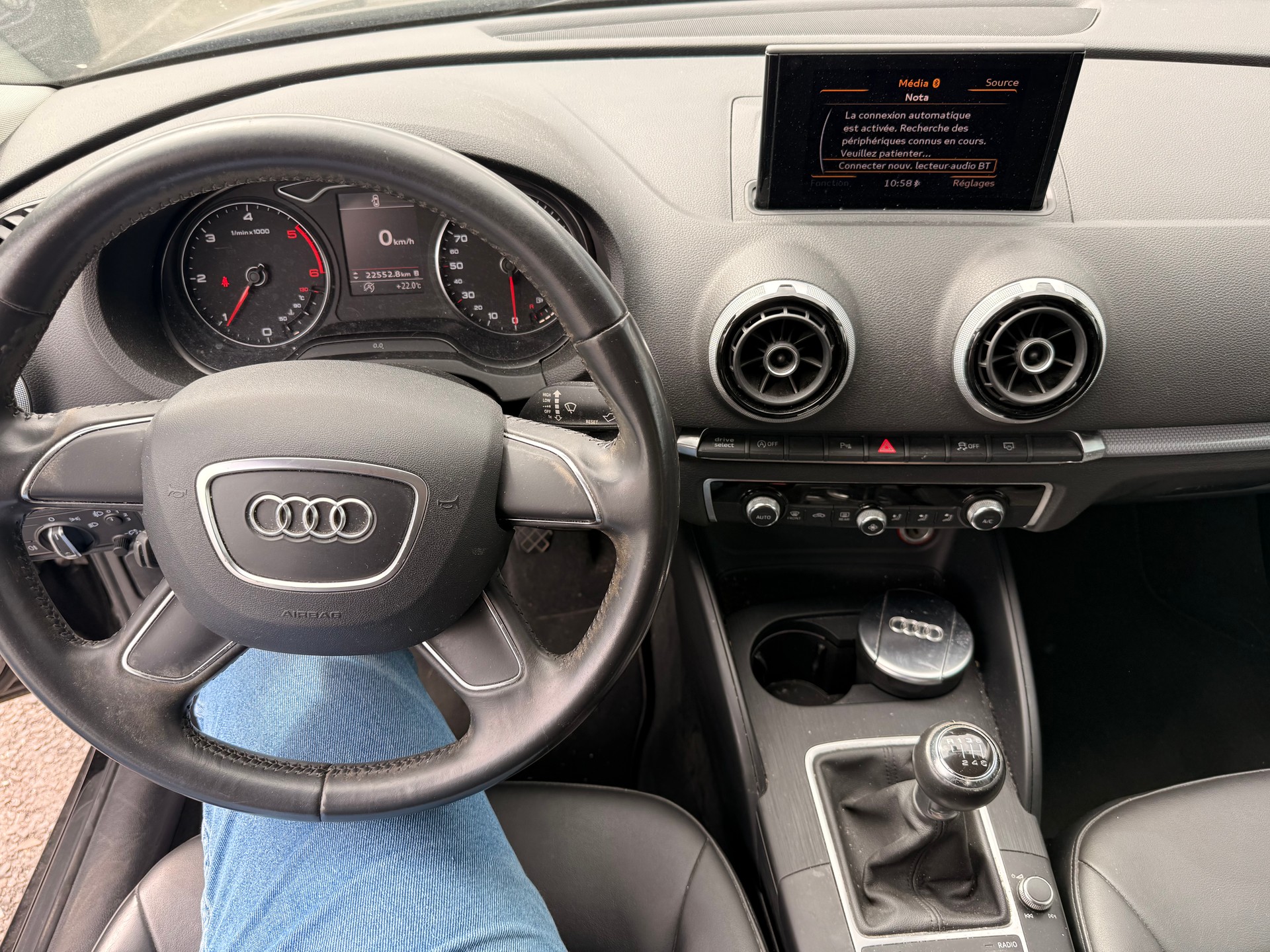 AUDI A3 1.6 TDI Attraction-image-8