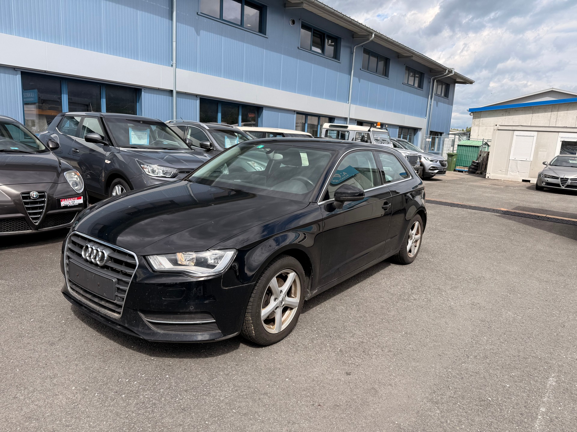 AUDI A3 1.6 TDI Attraction-image-0