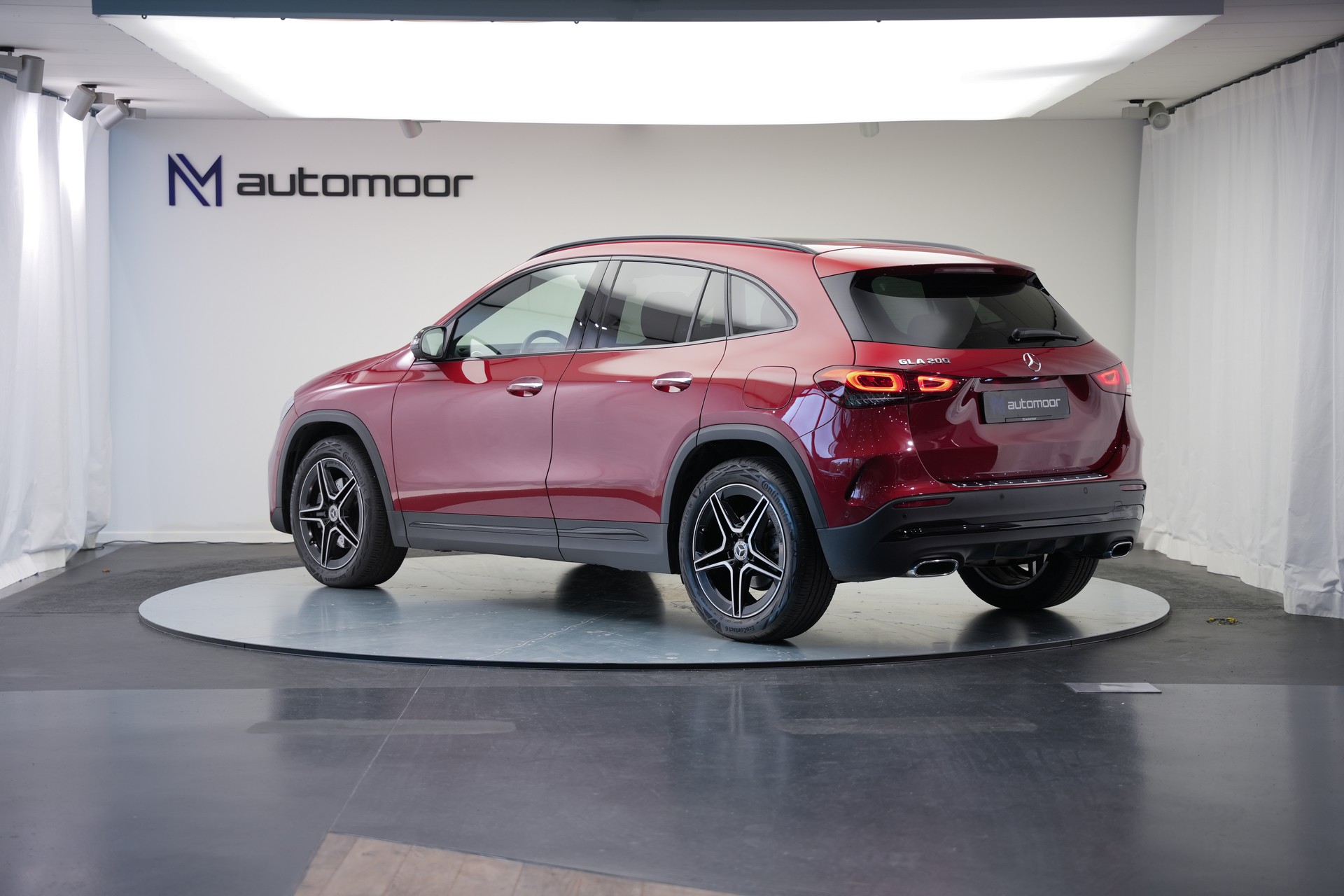 MERCEDES-BENZ GLA 200 AMG Line 7G-DCT *CH-Fahrzeug* *Panorama*-image-6