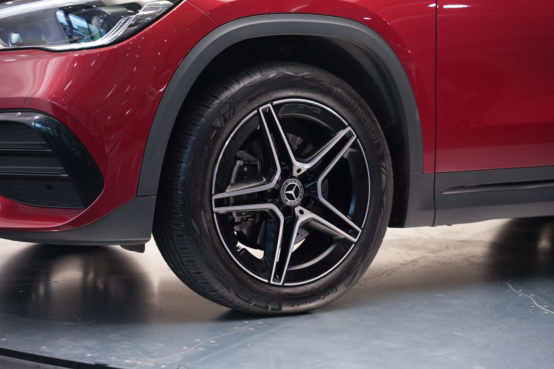 MERCEDES-BENZ GLA 200 AMG Line 7G-DCT *CH-Fahrzeug* *Panorama*-image-37