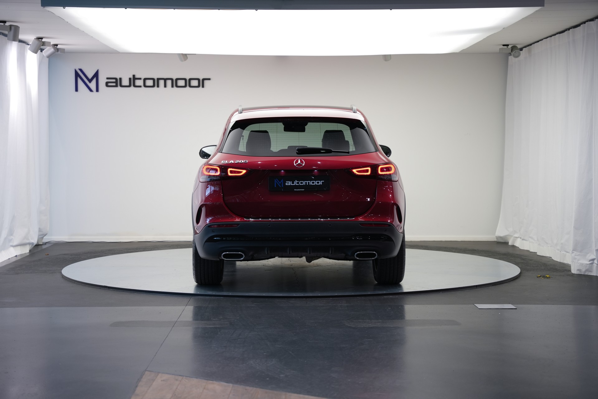 MERCEDES-BENZ GLA 200 AMG Line 7G-DCT *CH-Fahrzeug* *Panorama*-image-5