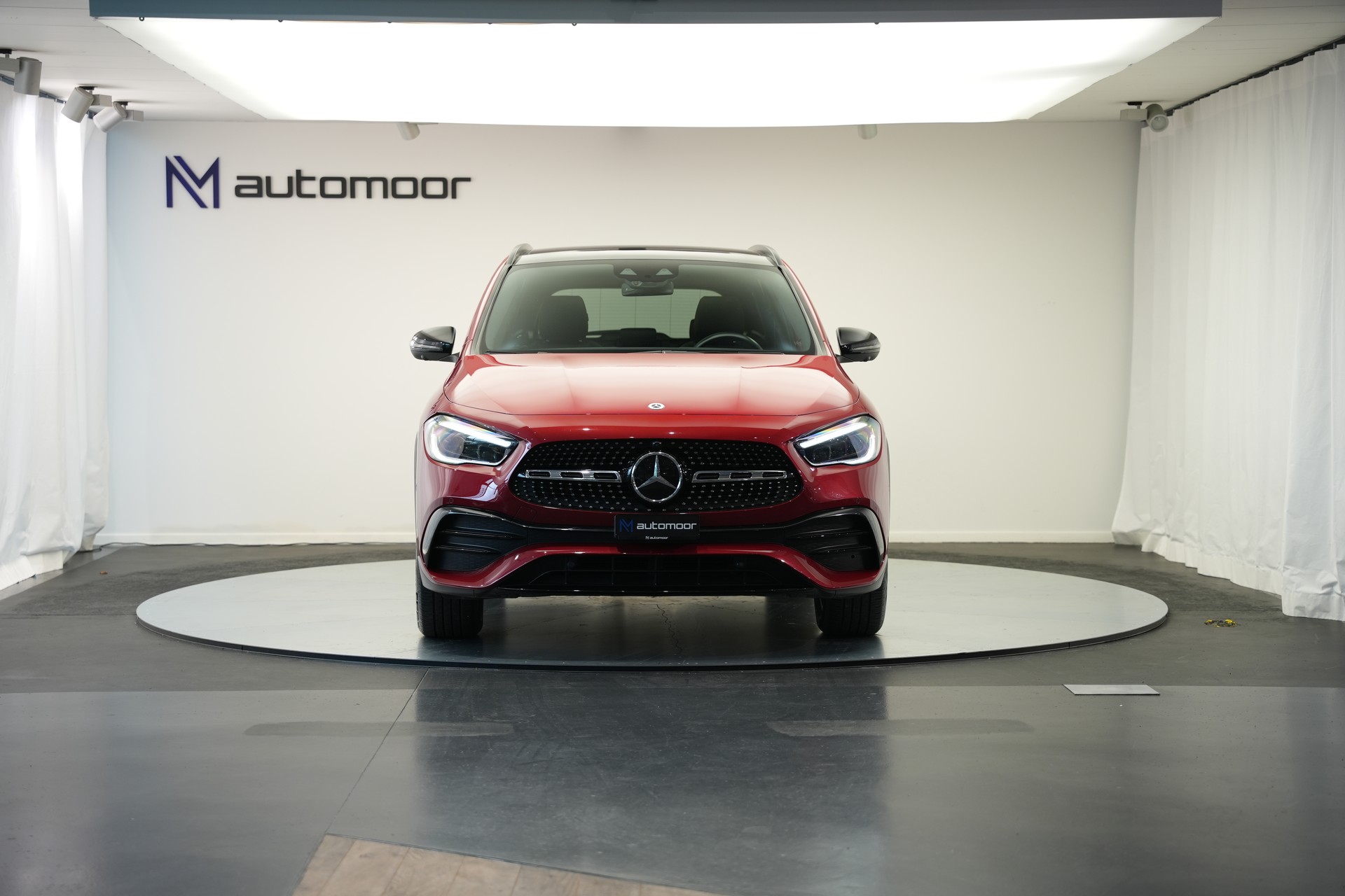 MERCEDES-BENZ GLA 200 AMG Line 7G-DCT *CH-Fahrzeug* *Panorama*-image-1