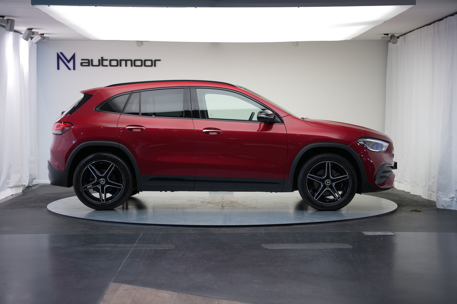 MERCEDES-BENZ GLA 200 AMG Line 7G-DCT *CH-Fahrzeug* *Panorama*-image-3