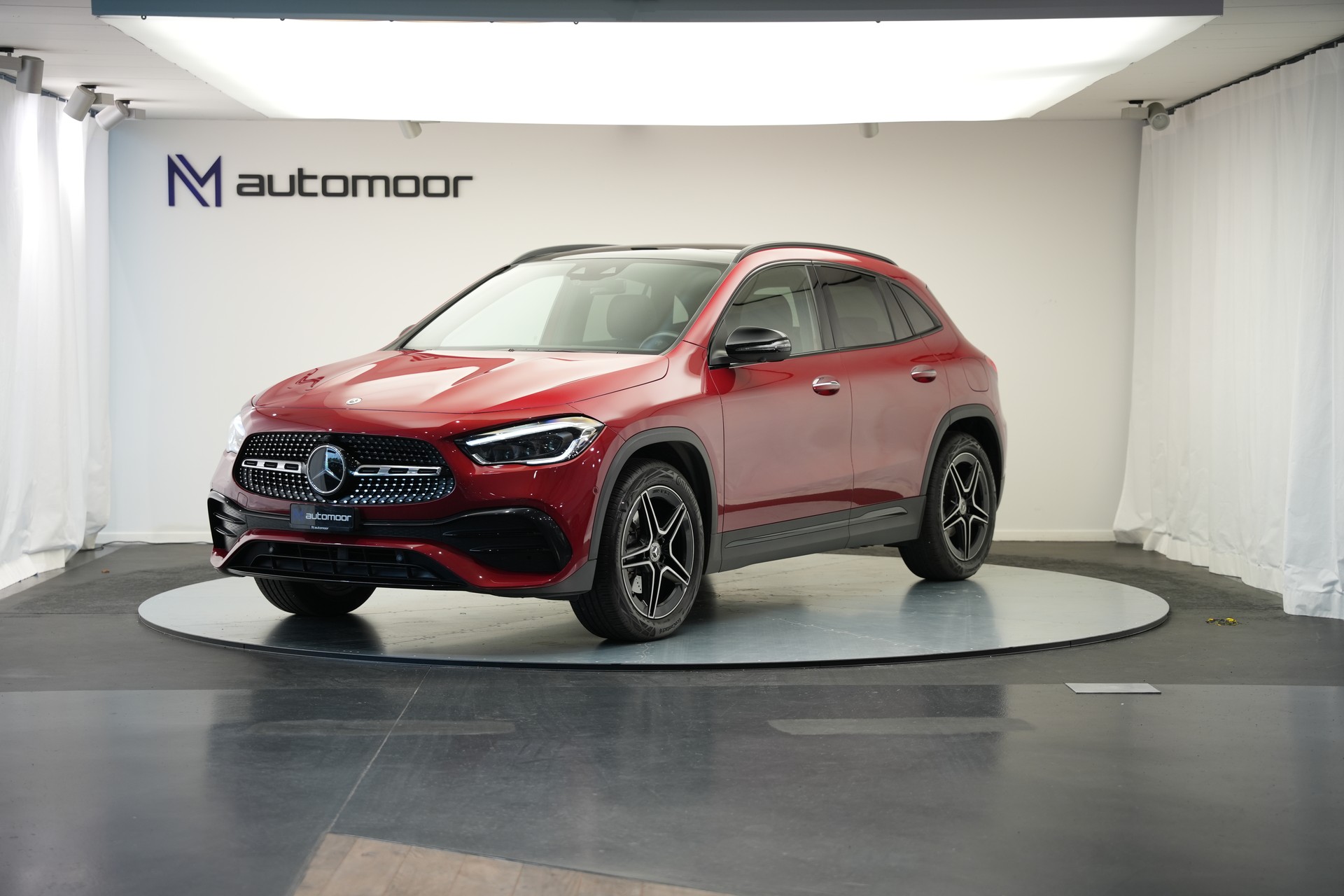 MERCEDES-BENZ GLA 200 AMG Line 7G-DCT *CH-Fahrzeug* *Panorama*-image-0
