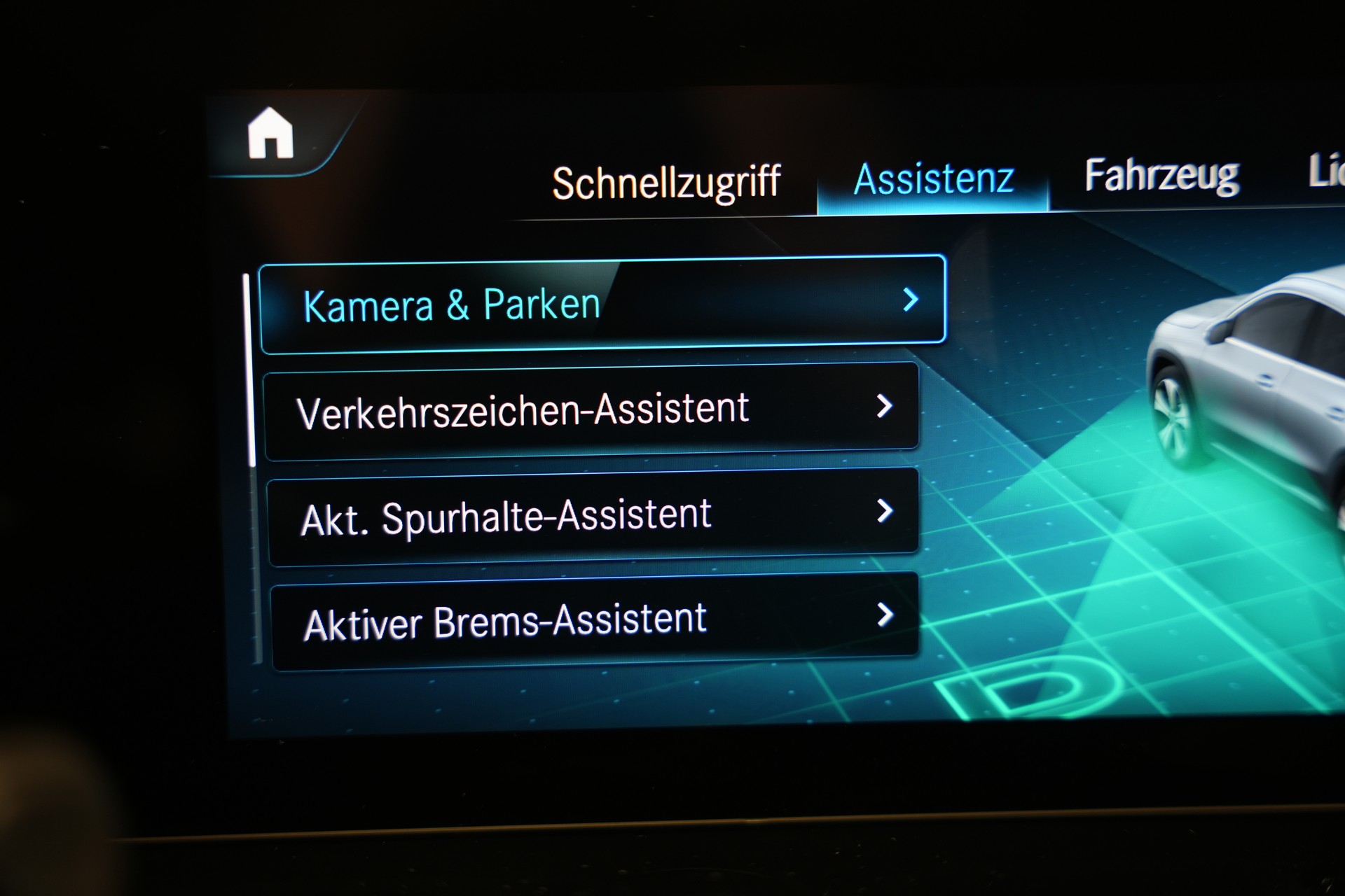 MERCEDES-BENZ GLA 200 AMG Line 7G-DCT *CH-Fahrzeug* *Panorama*-image-28
