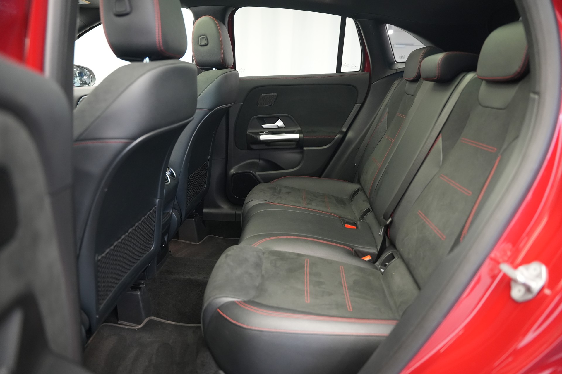 MERCEDES-BENZ GLA 200 AMG Line 7G-DCT *CH-Fahrzeug* *Panorama*-image-14